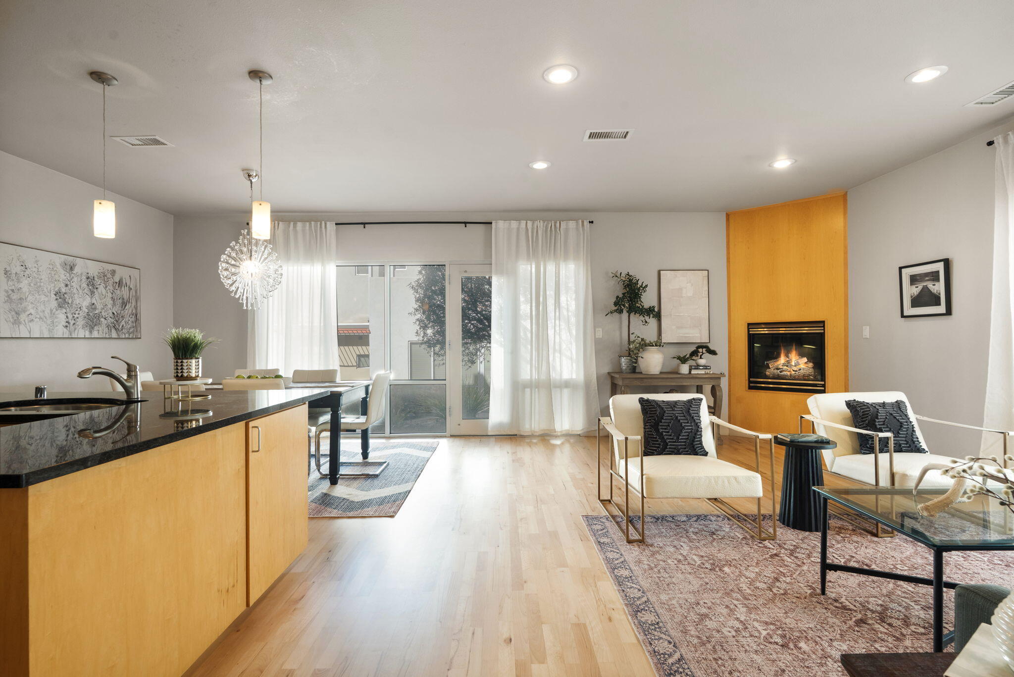 216 Aliso Drive SE