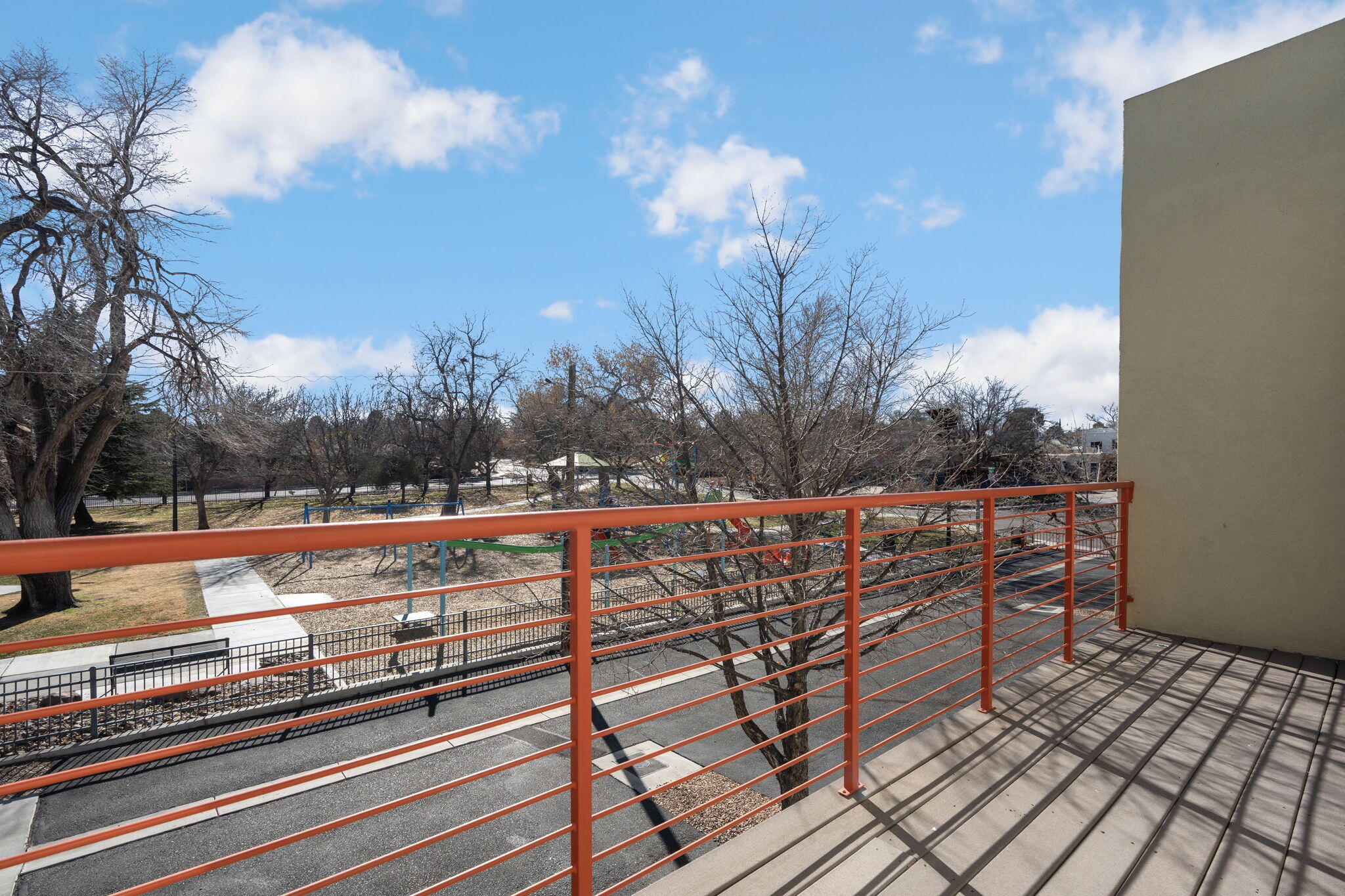 216 Aliso Drive SE