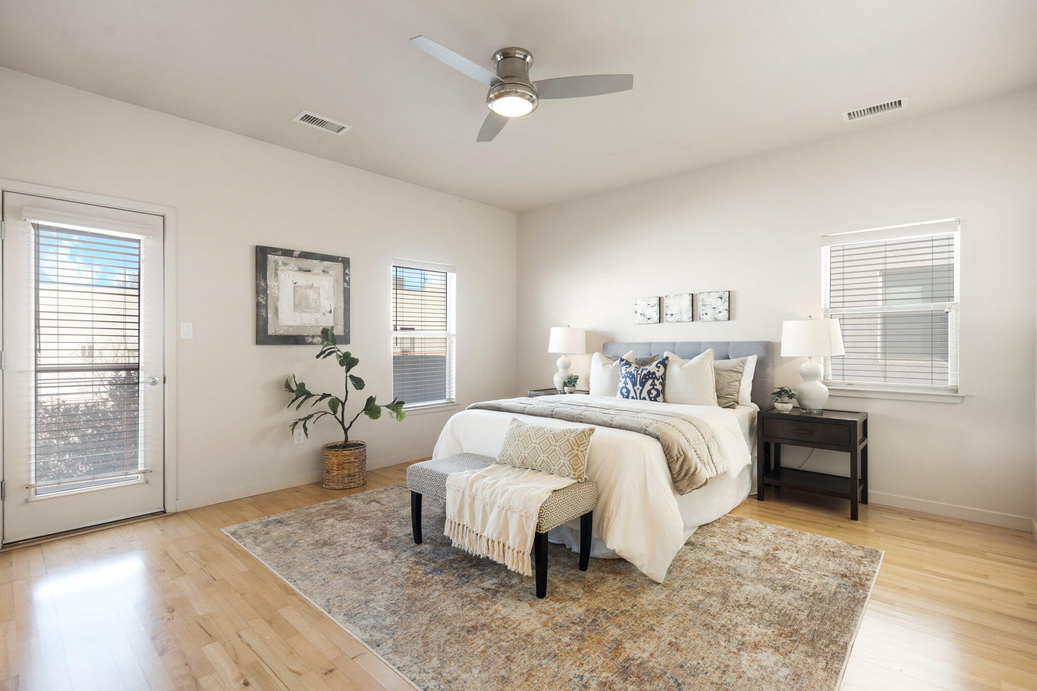 216 Aliso Drive SE