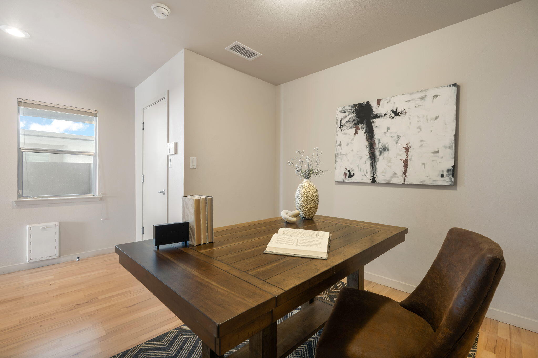 216 Aliso Drive SE