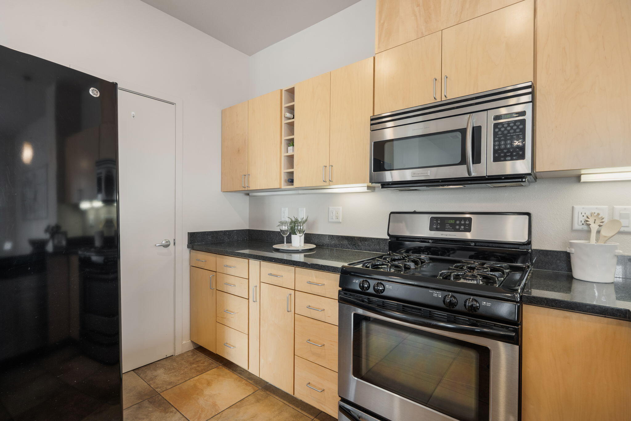 216 Aliso Drive SE