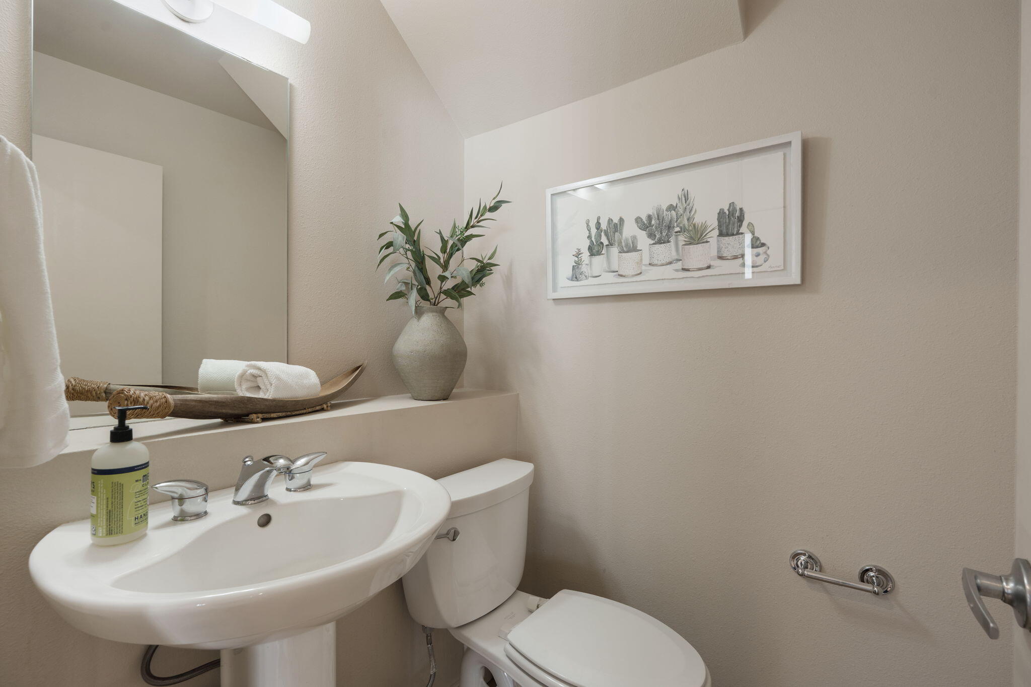 216 Aliso Drive SE