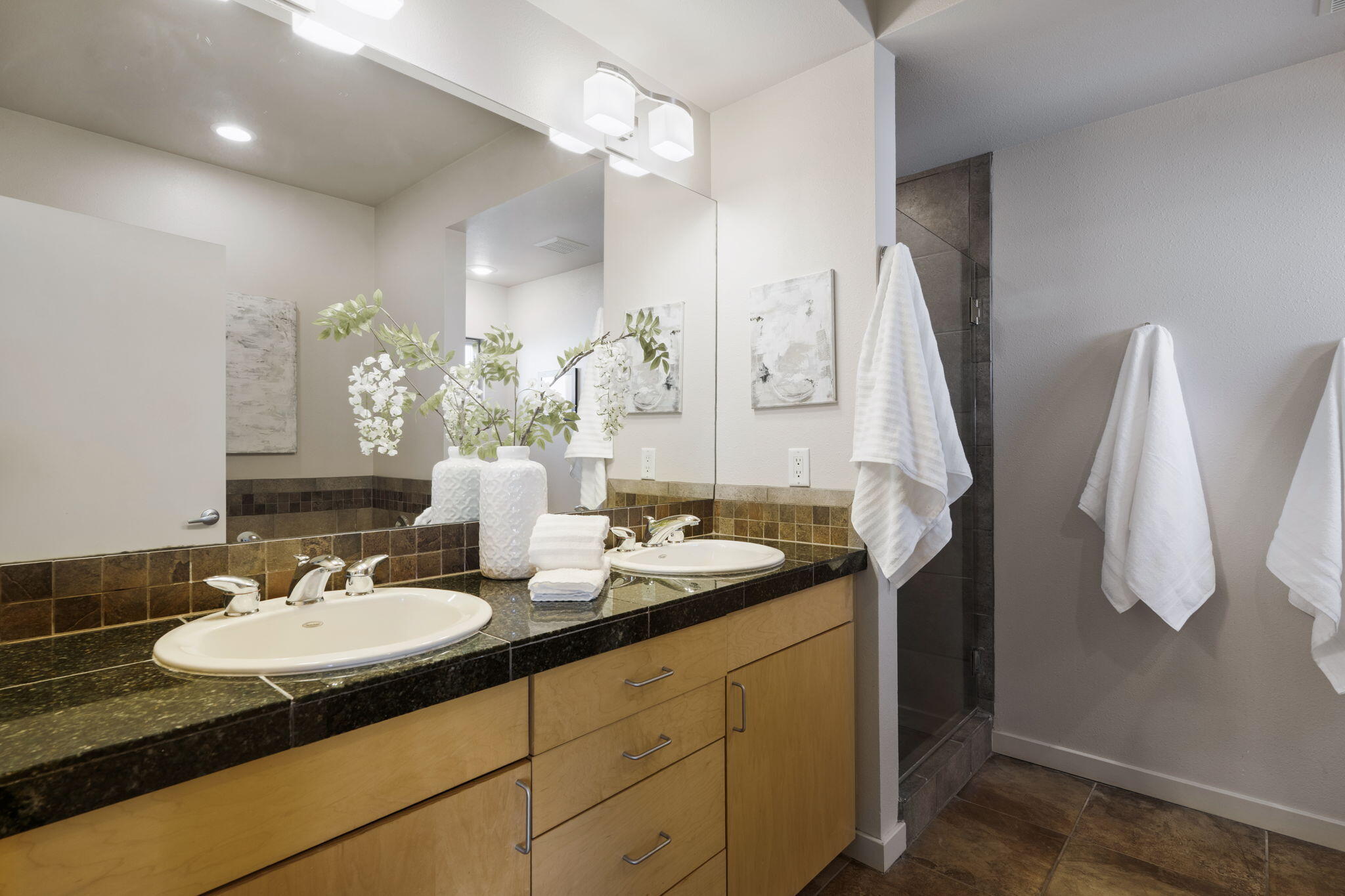 216 Aliso Drive SE