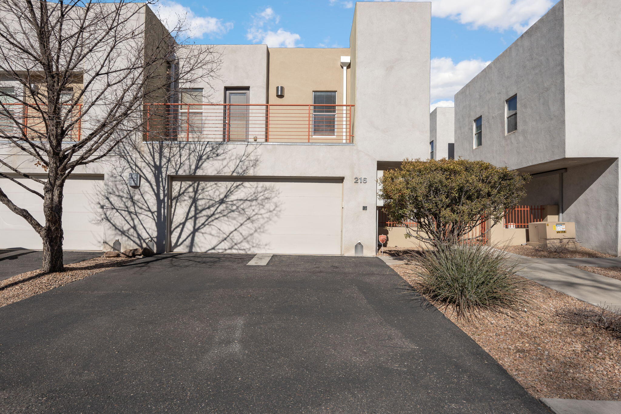216 Aliso Drive SE