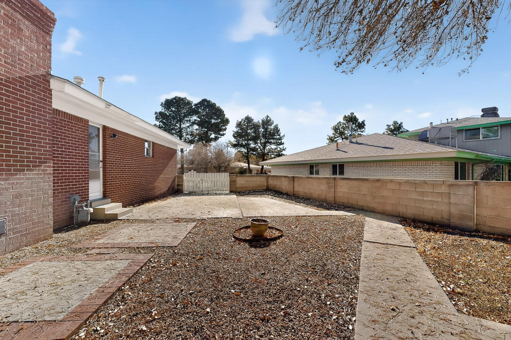 8205 Connecticut Street NE