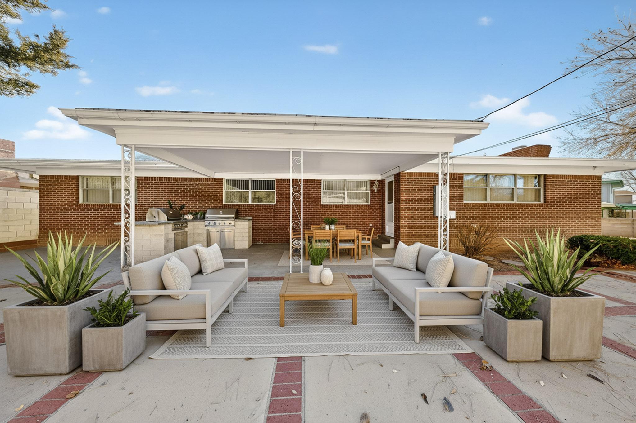 8205 Connecticut Street NE