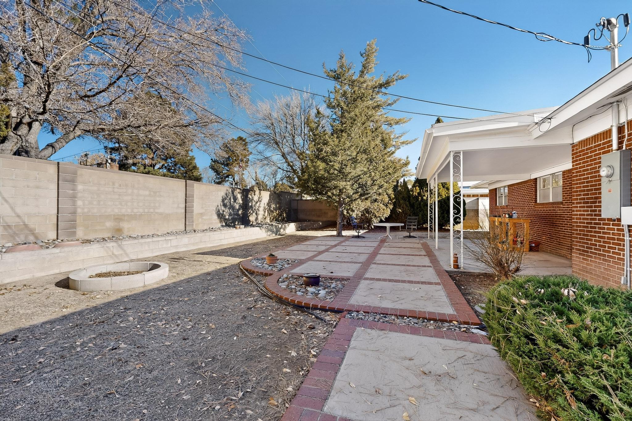 8205 Connecticut Street NE