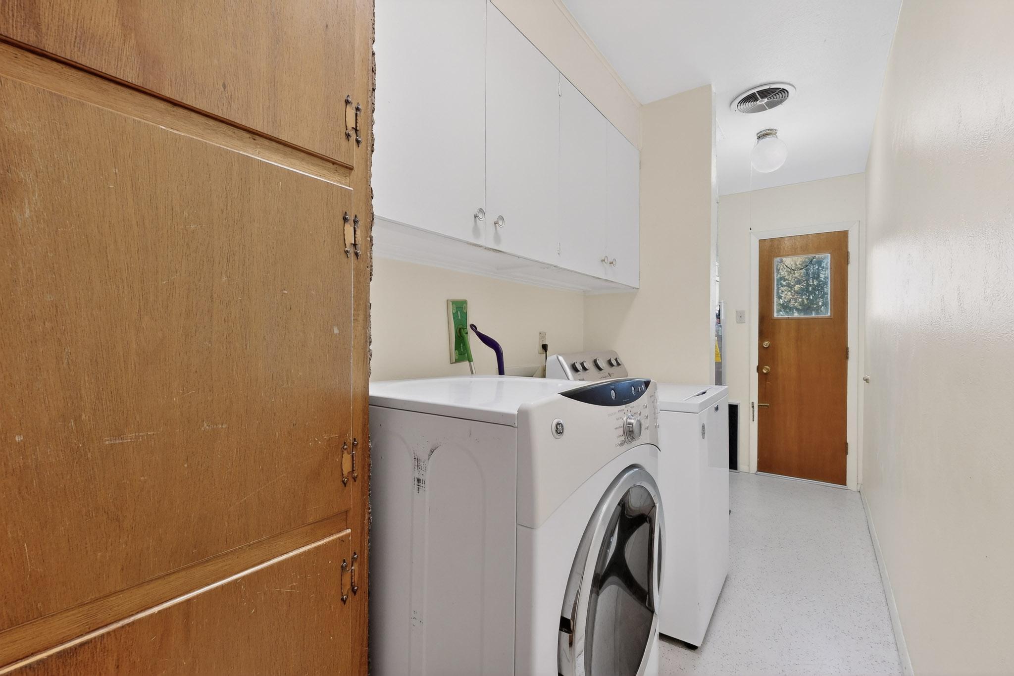 8205 Connecticut Street NE