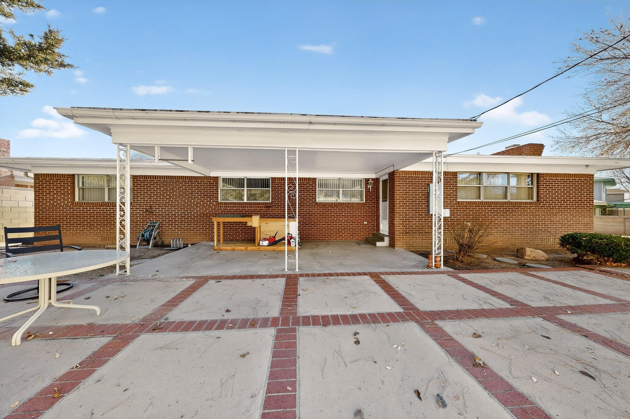 8205 Connecticut Street NE