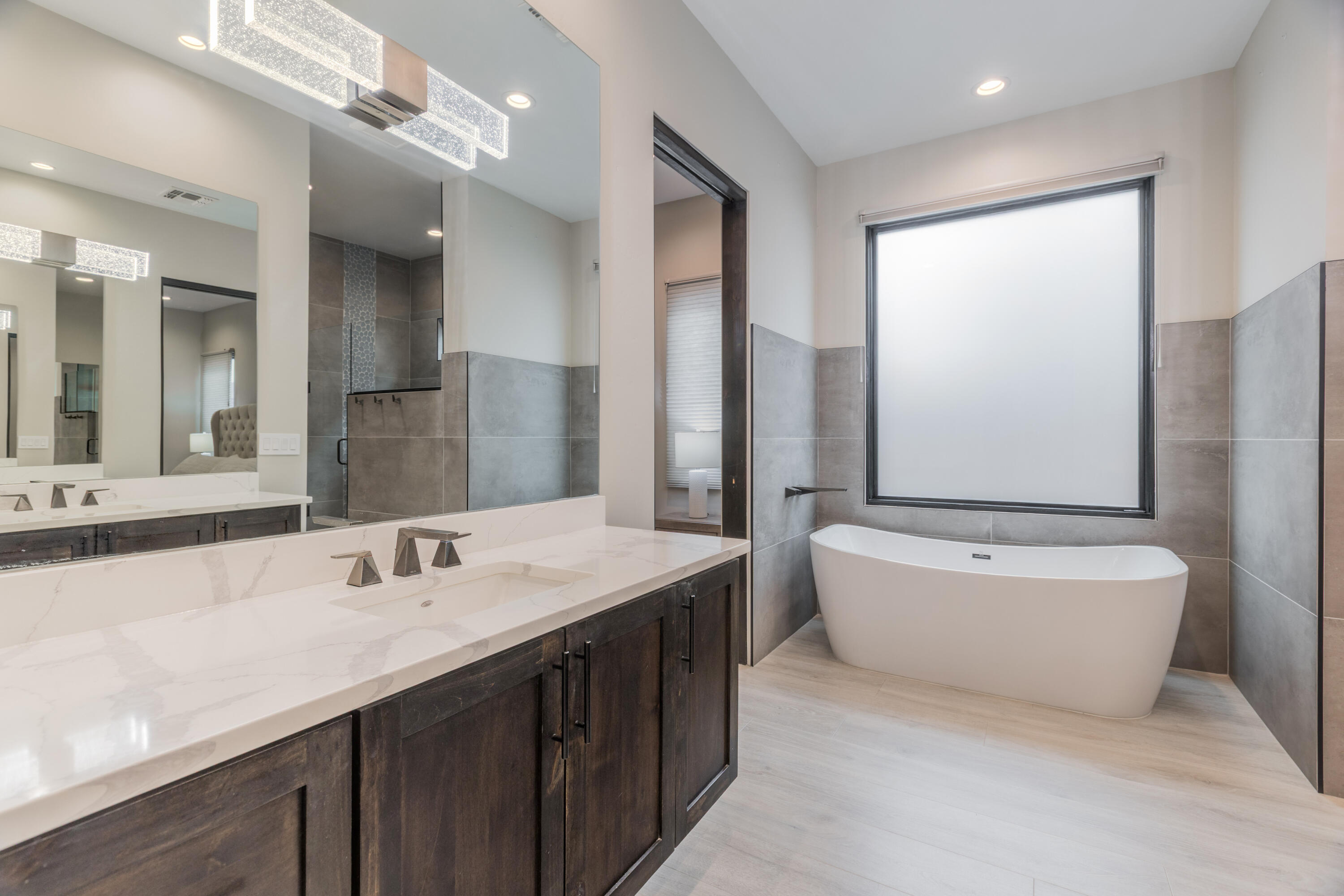 8805 Silver Oak Lane NE