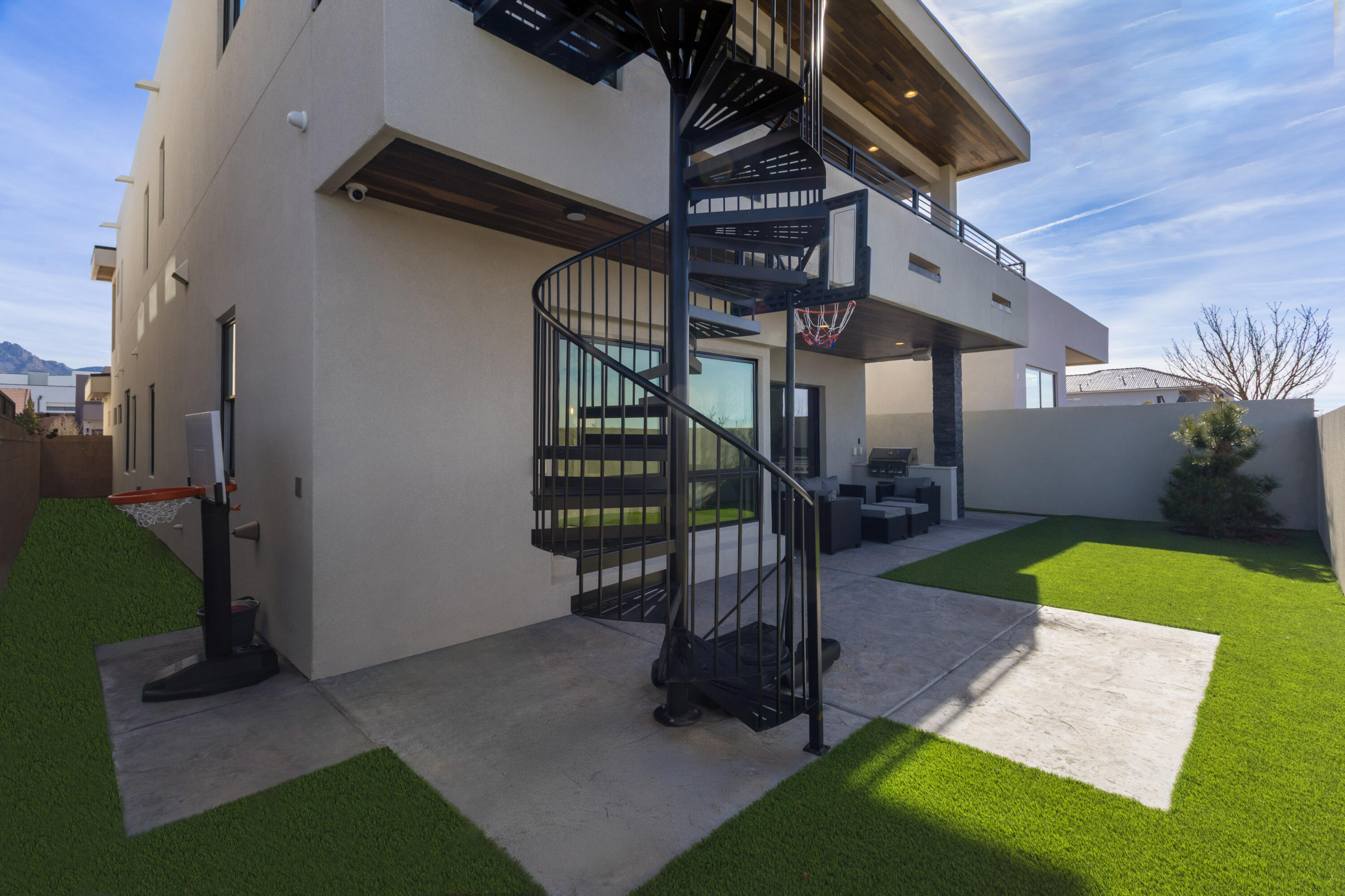 8805 Silver Oak Lane NE