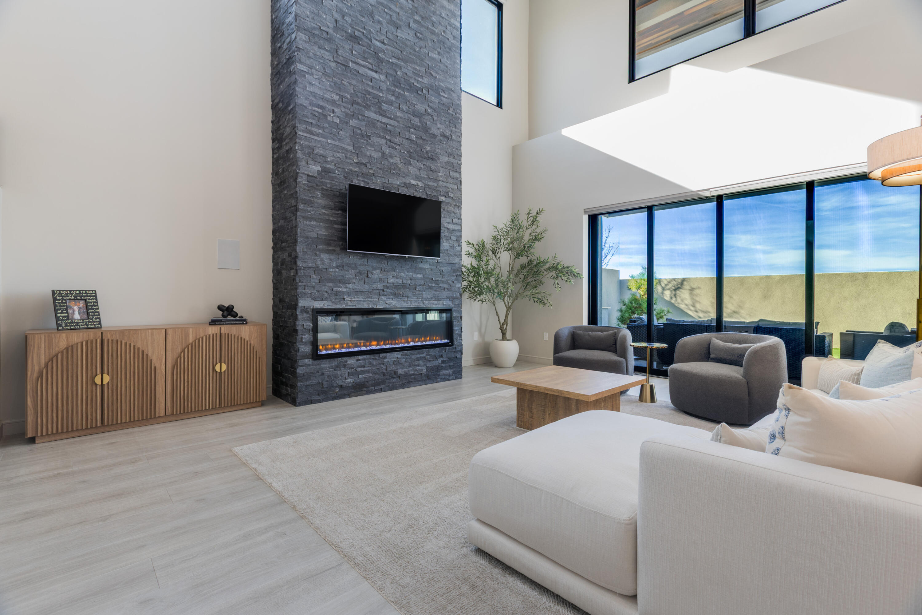 8805 Silver Oak Lane NE