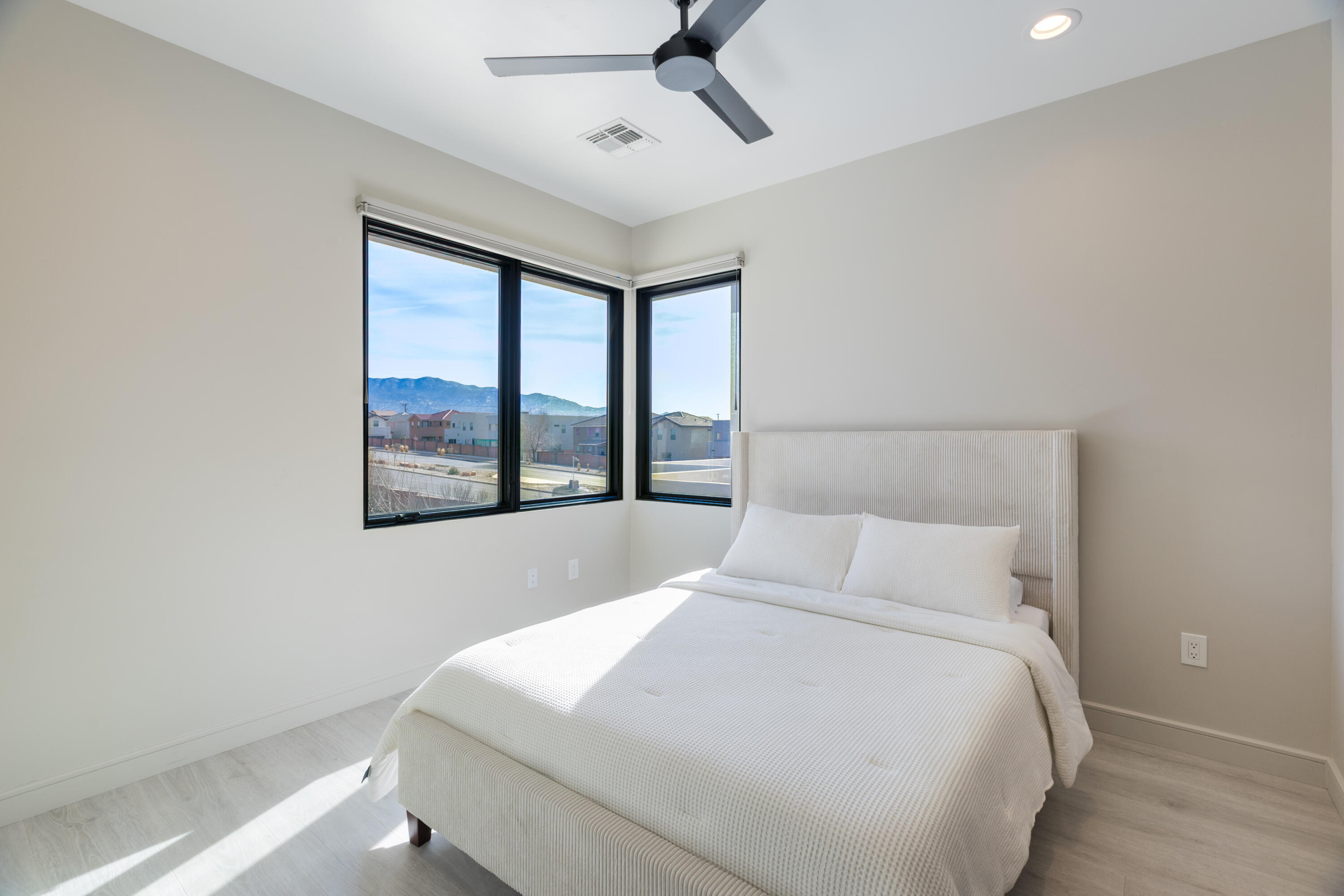 8805 Silver Oak Lane NE