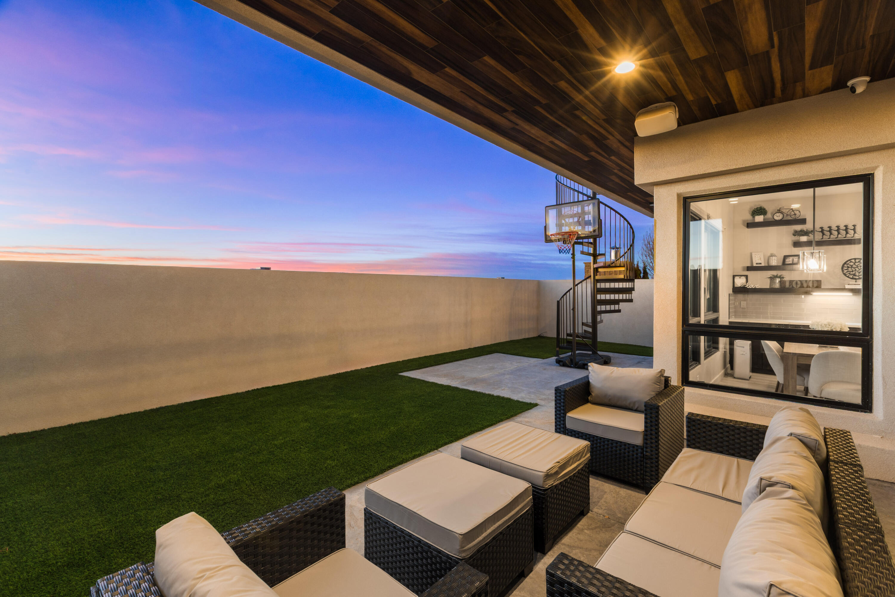 8805 Silver Oak Lane NE