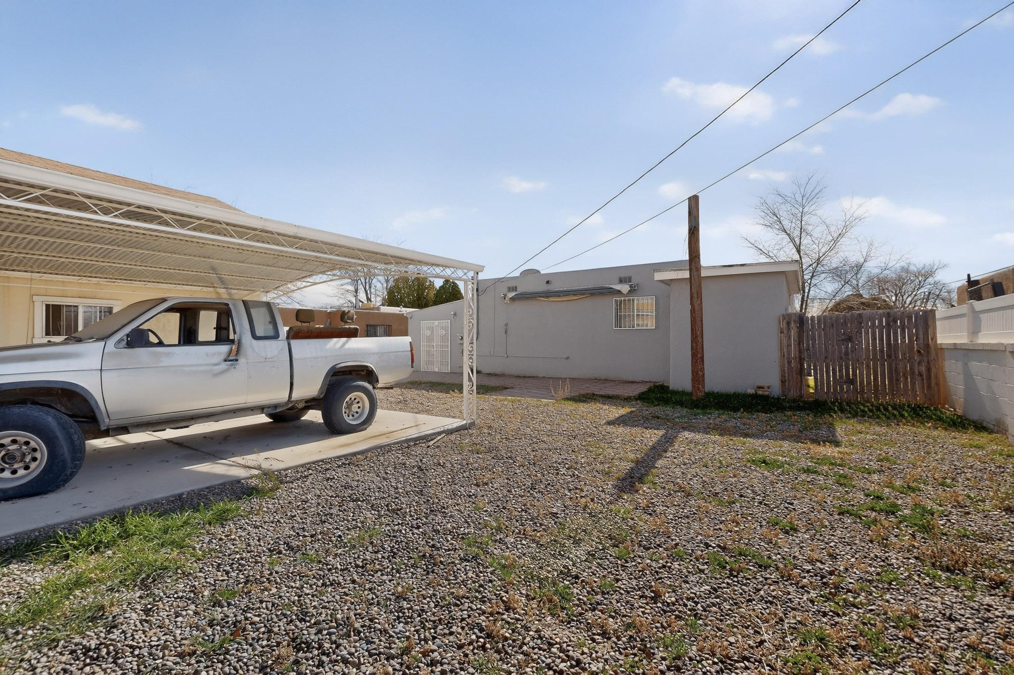 513 Ponderosa Avenue NW