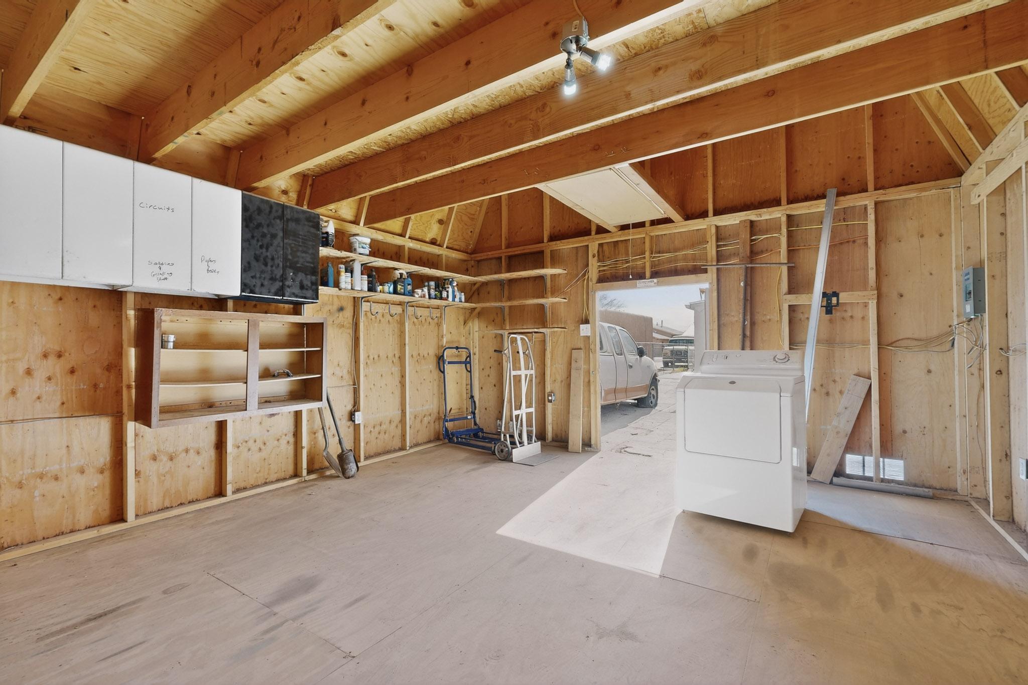 513 Ponderosa Avenue NW