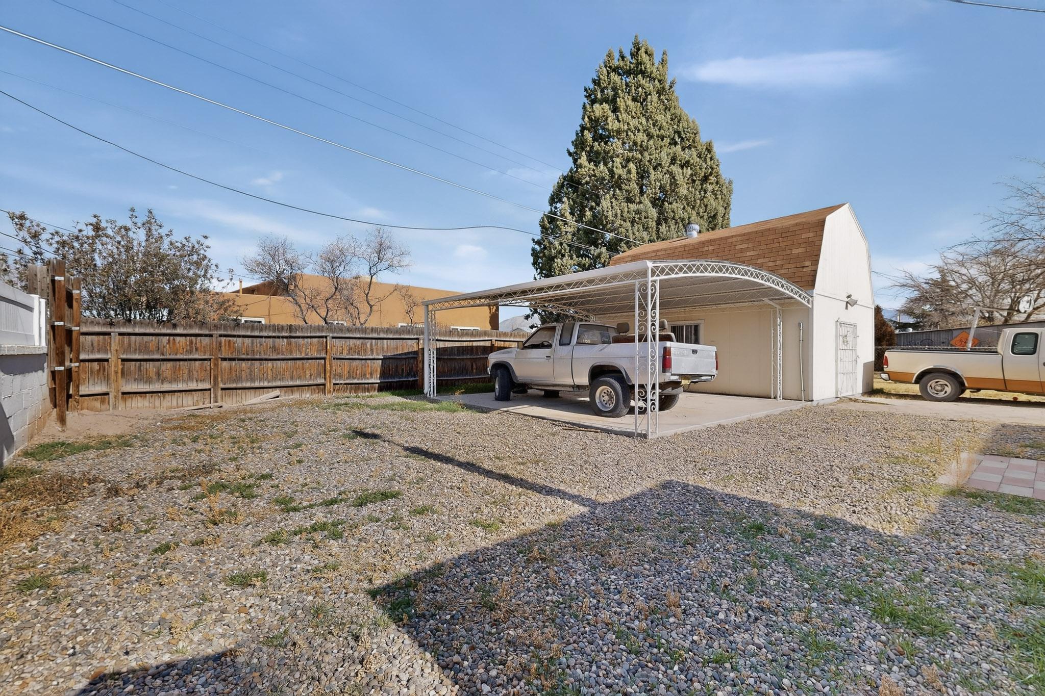 513 Ponderosa Avenue NW