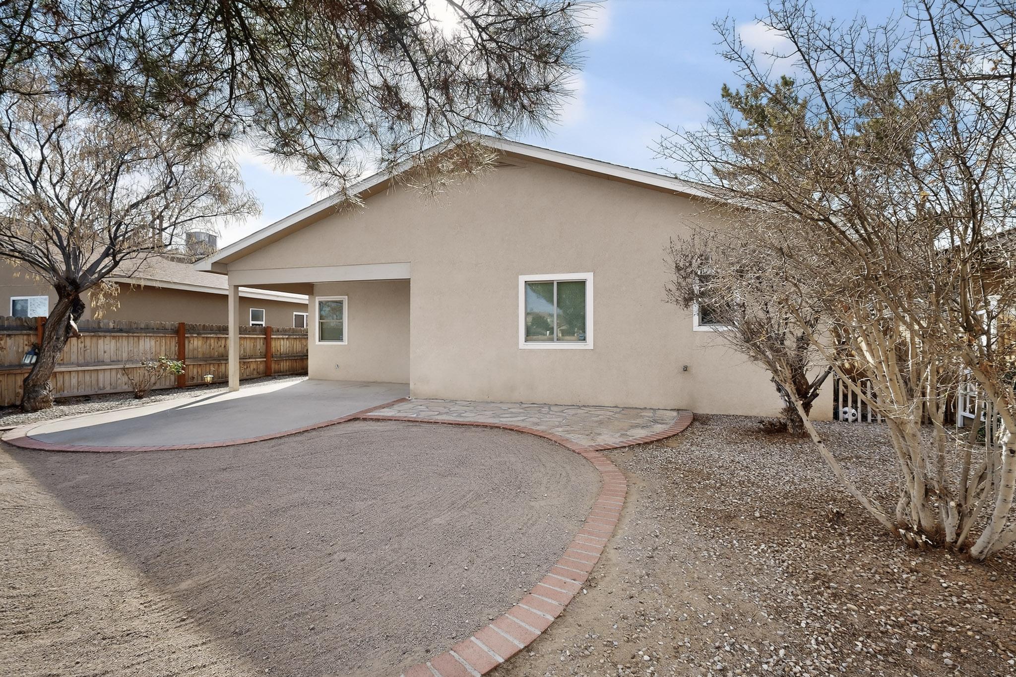 705 Santa Fe Meadows Drive NE