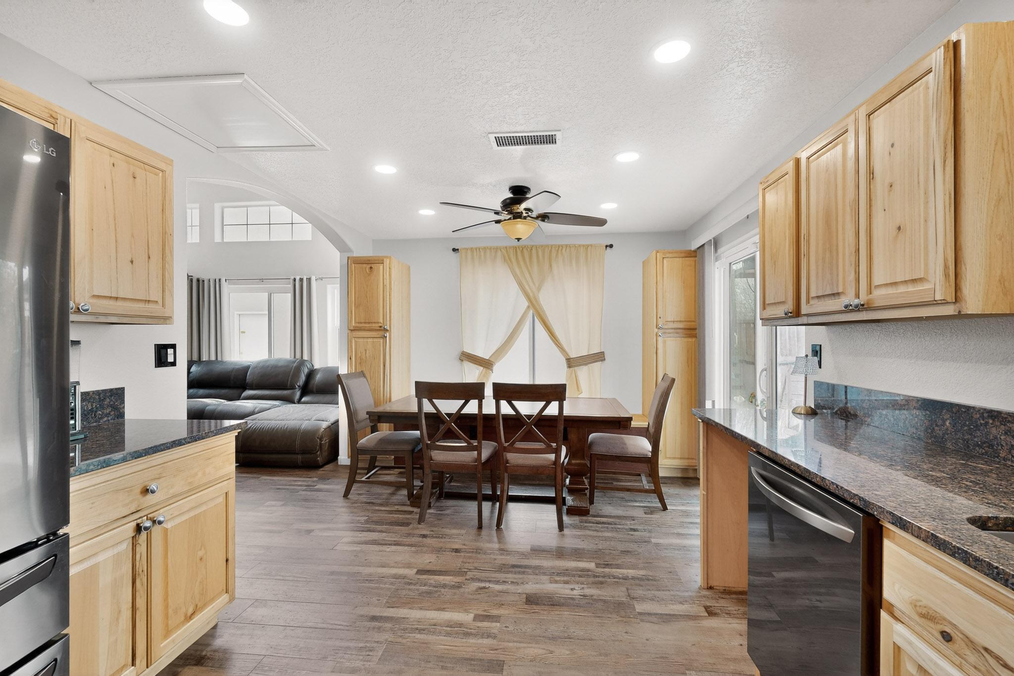 1027 Parkland View Drive NW