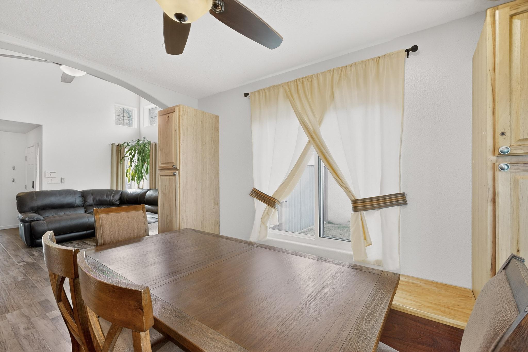 1027 Parkland View Drive NW