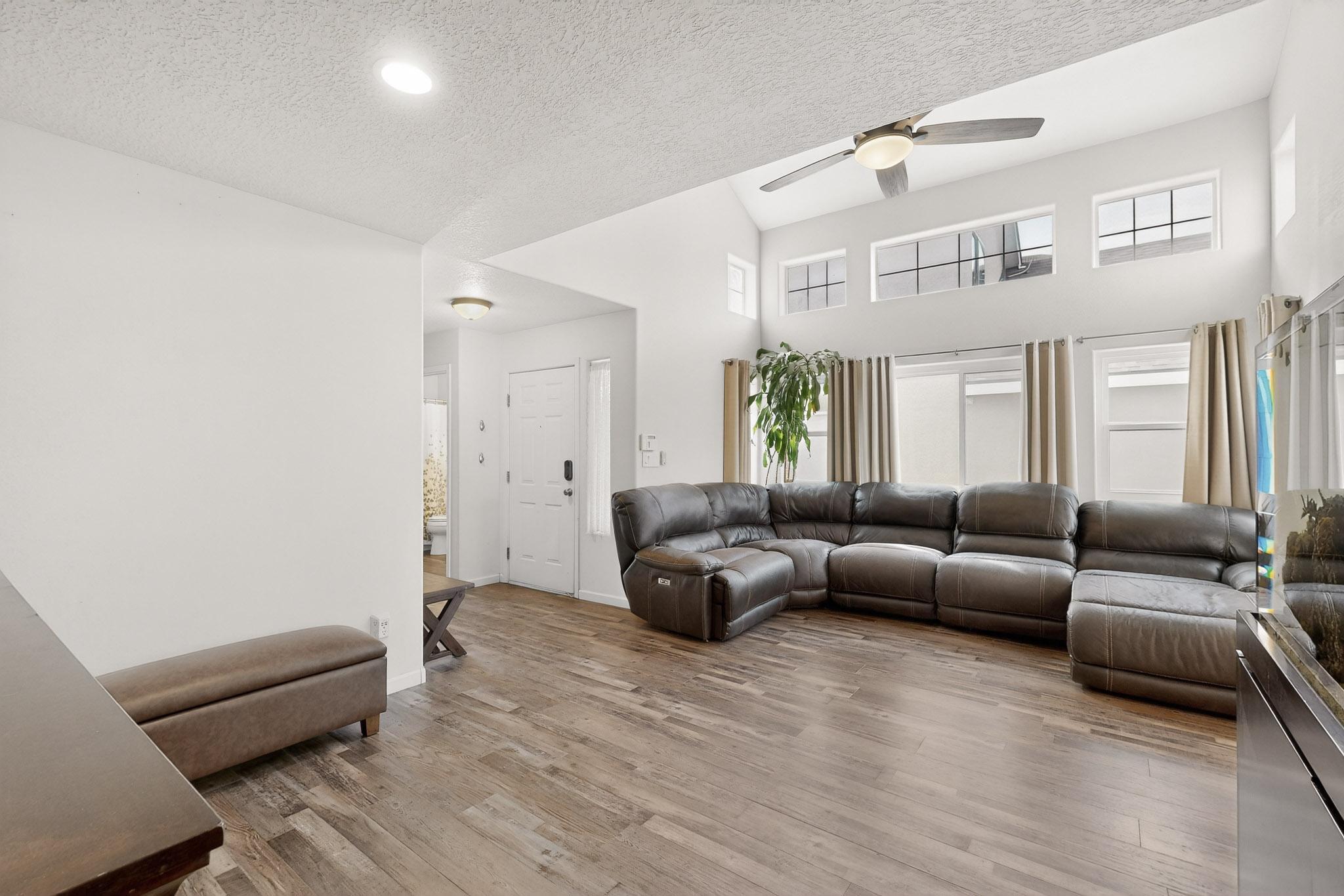 1027 Parkland View Drive NW