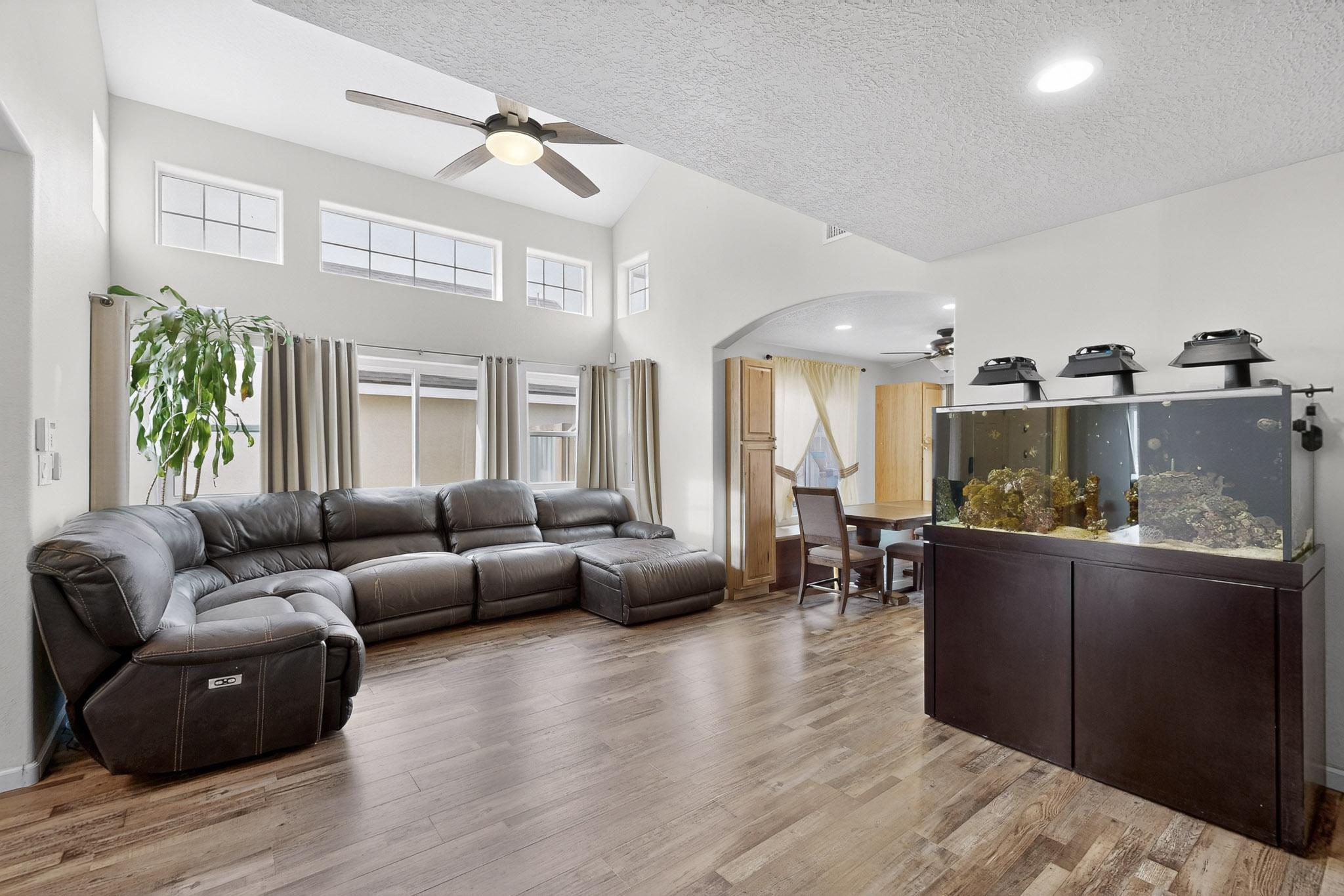 1027 Parkland View Drive NW