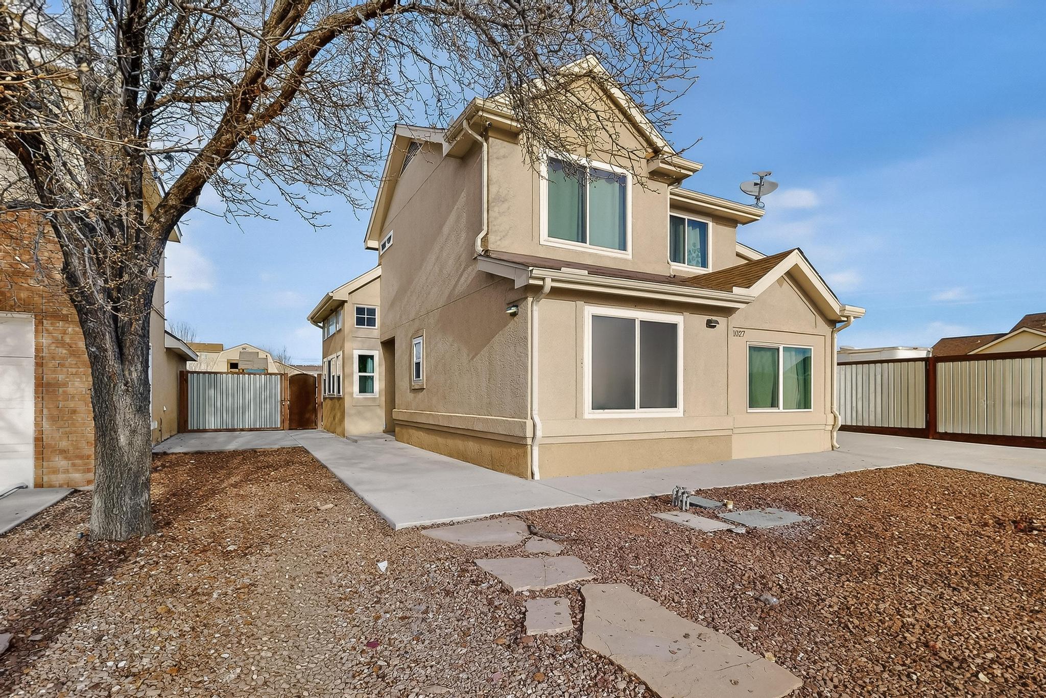 1027 Parkland View Drive NW