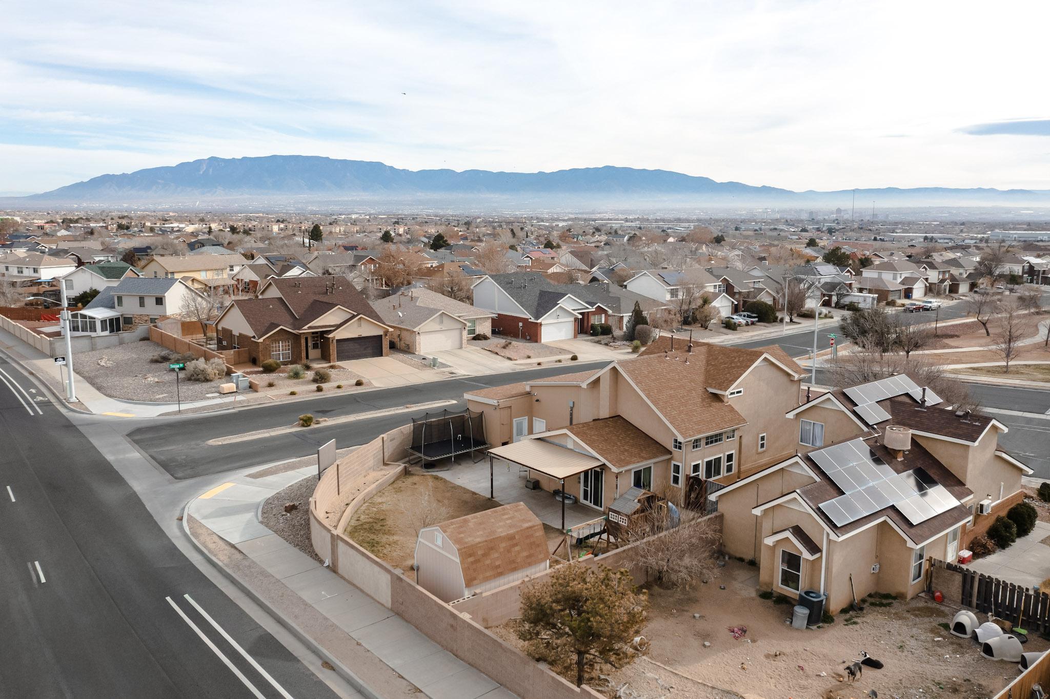 1027 Parkland View Drive NW