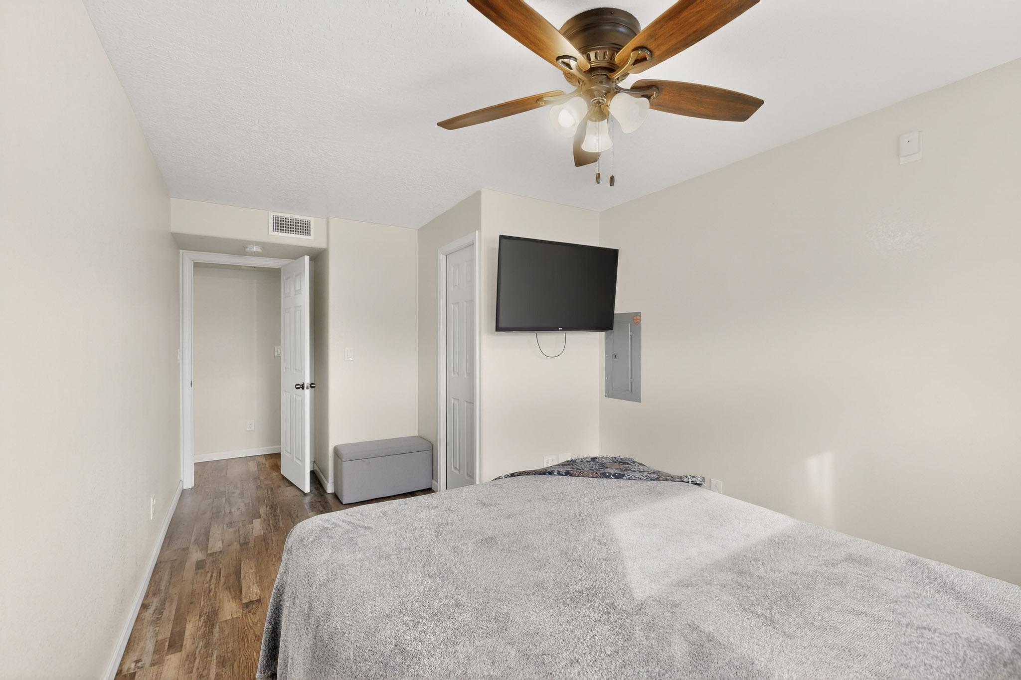 1027 Parkland View Drive NW