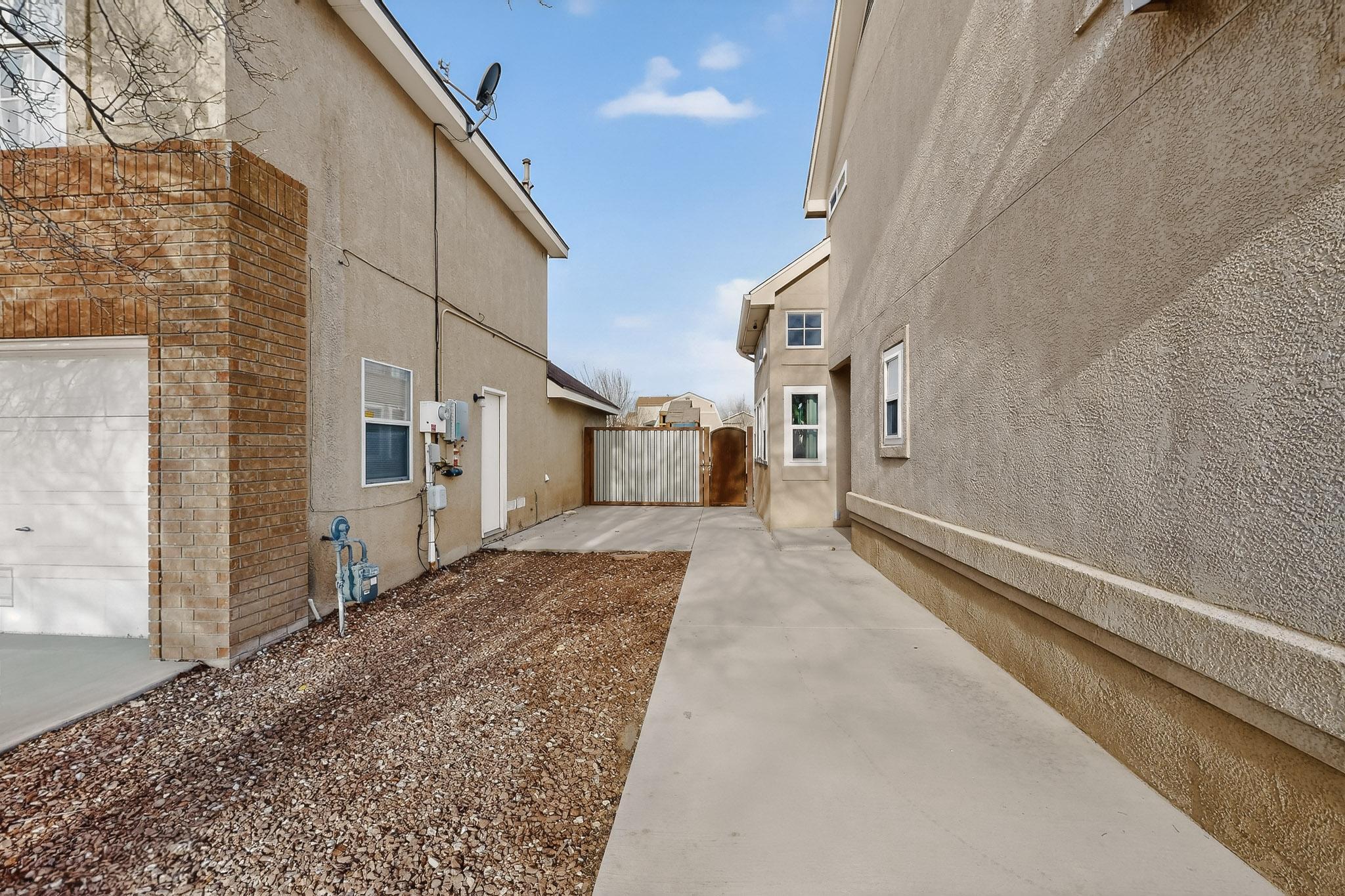 1027 Parkland View Drive NW