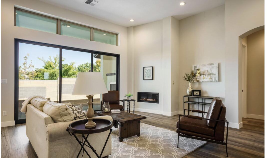 6733 E Akademeia Loop NE