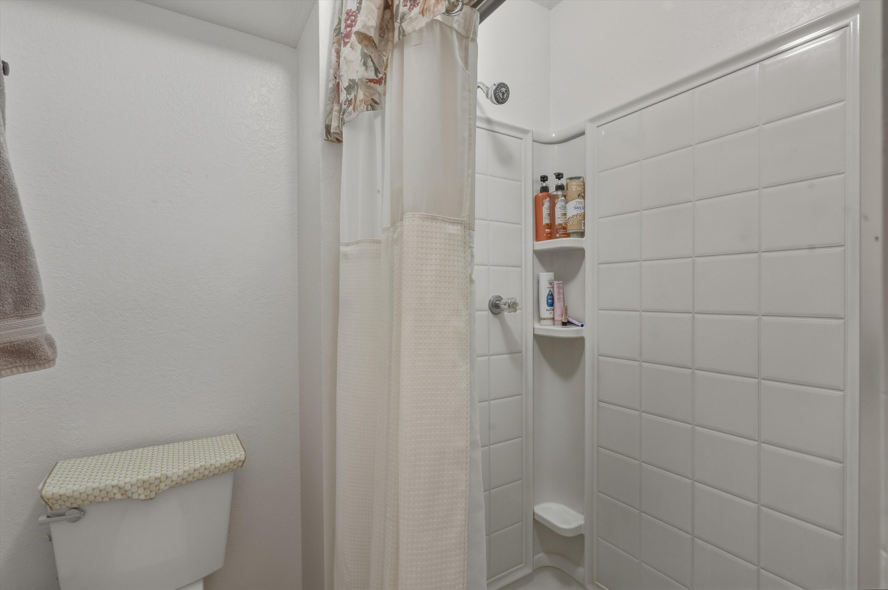 6805 Orphelia Avenue NE