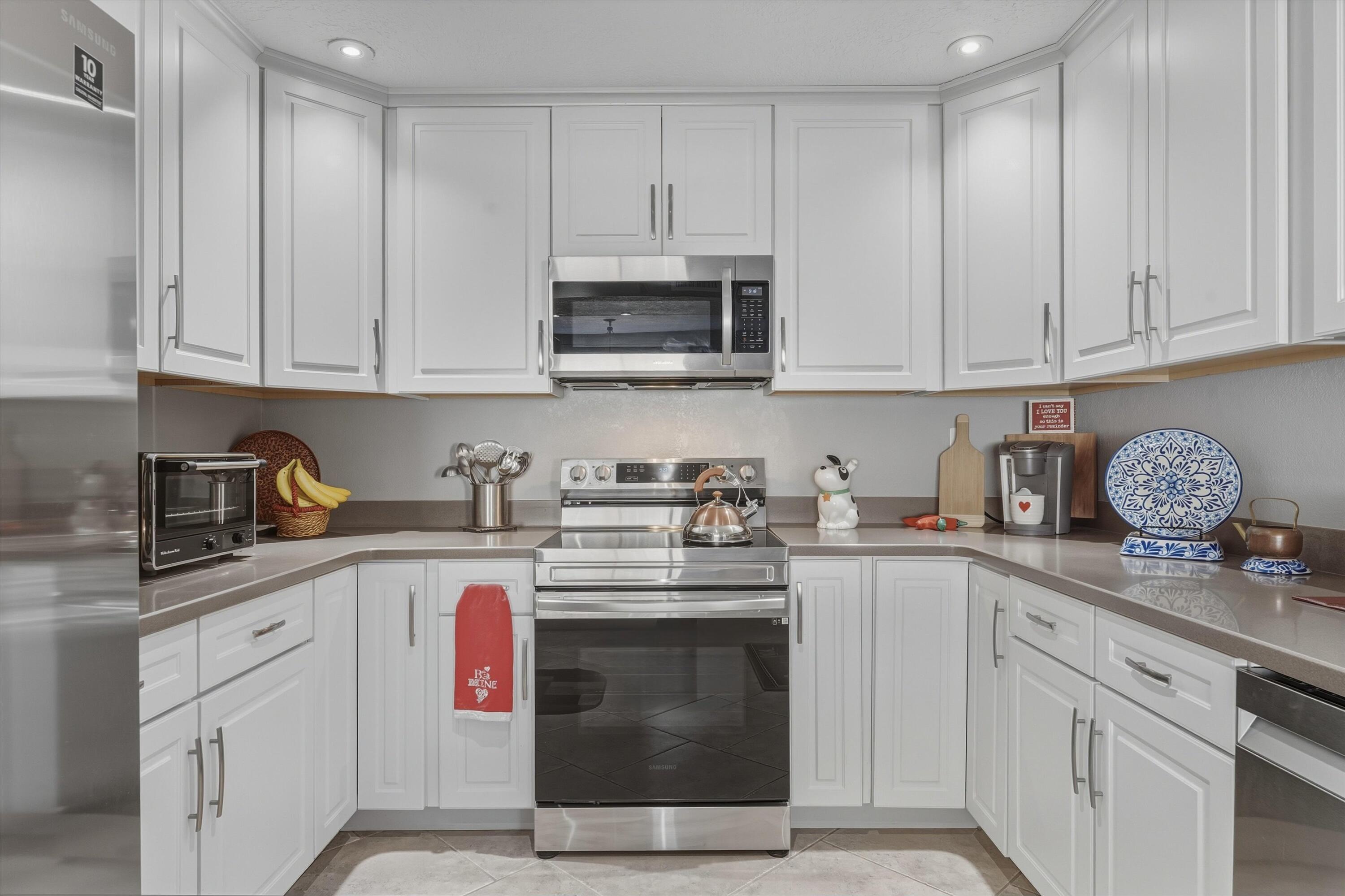 6805 Orphelia Avenue NE