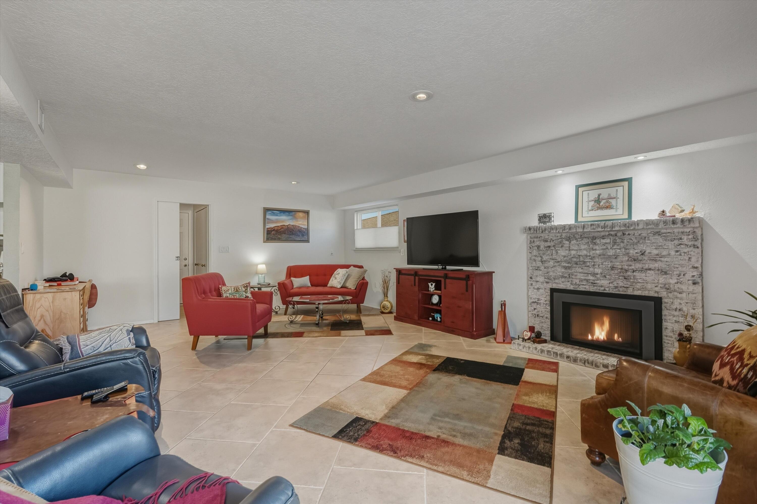 6805 Orphelia Avenue NE