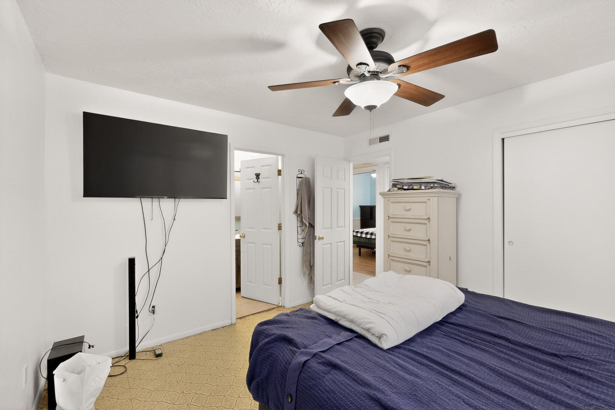 236 Zena Lona Street NE