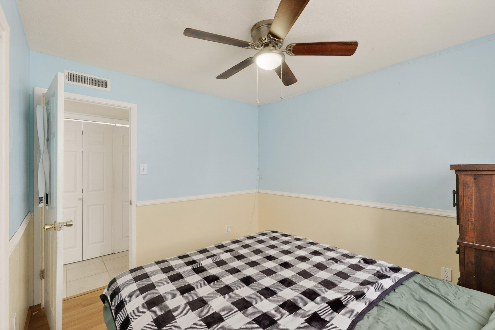 236 Zena Lona Street NE