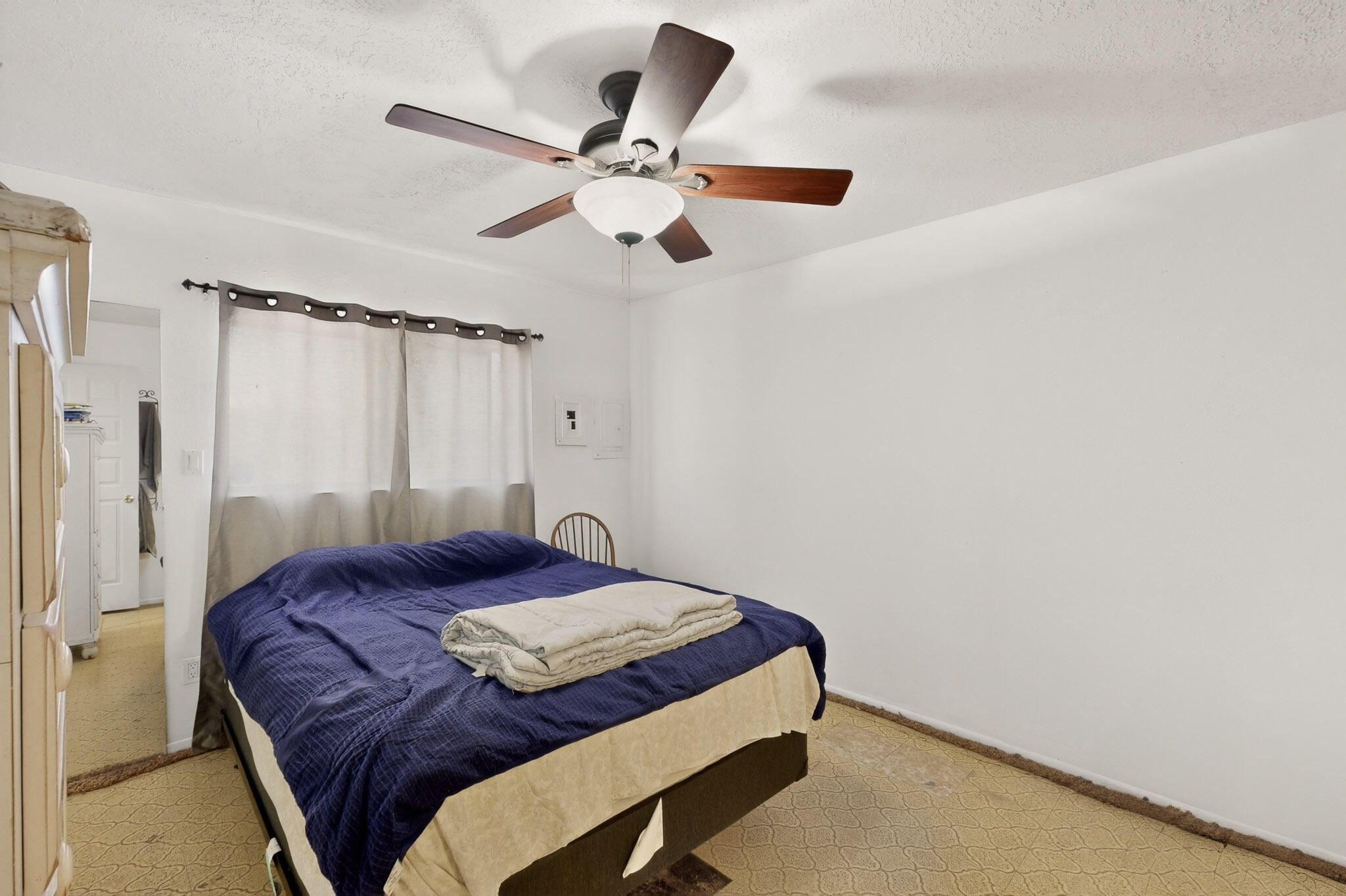 236 Zena Lona Street NE