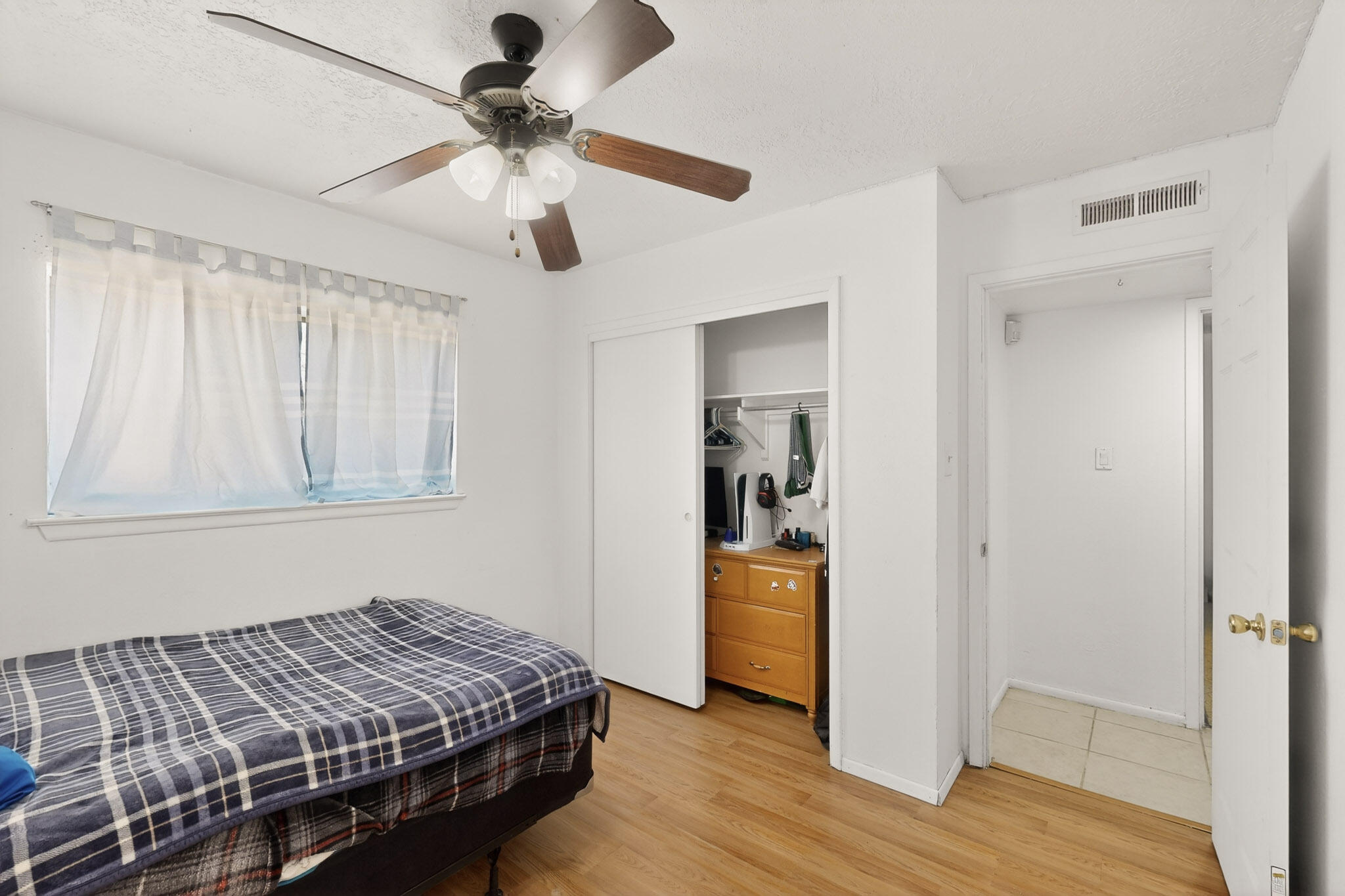 236 Zena Lona Street NE