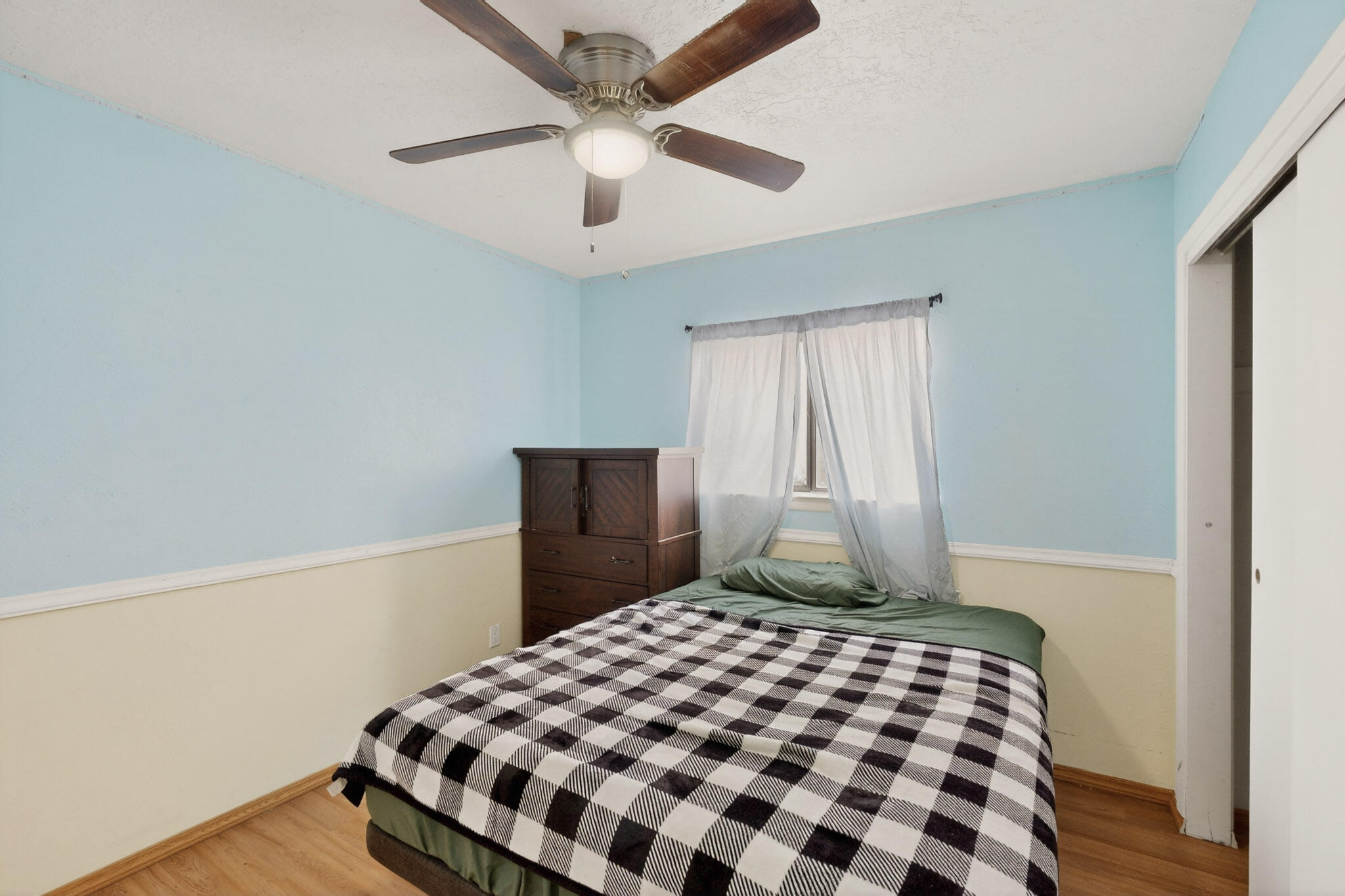 236 Zena Lona Street NE