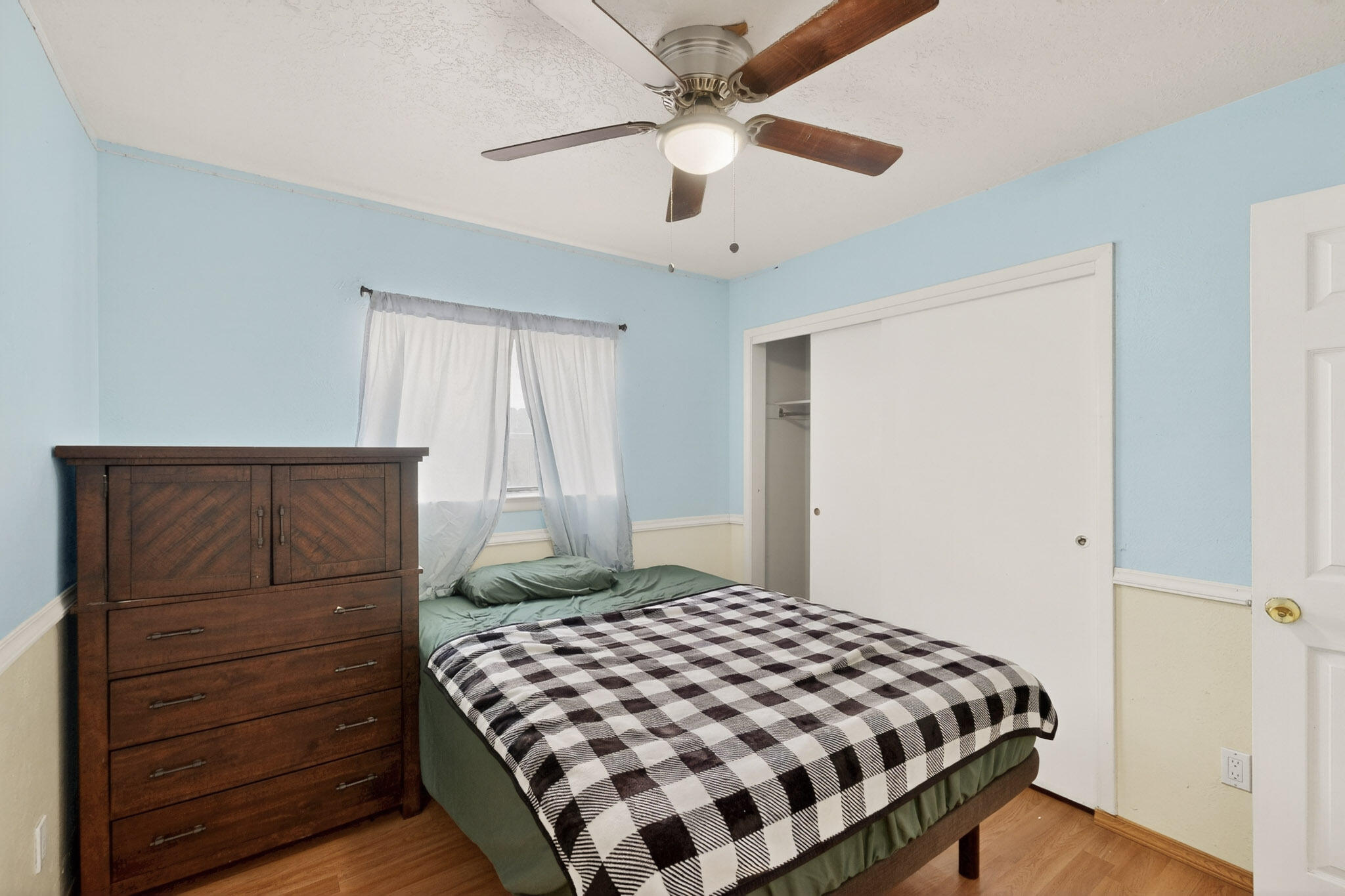 236 Zena Lona Street NE