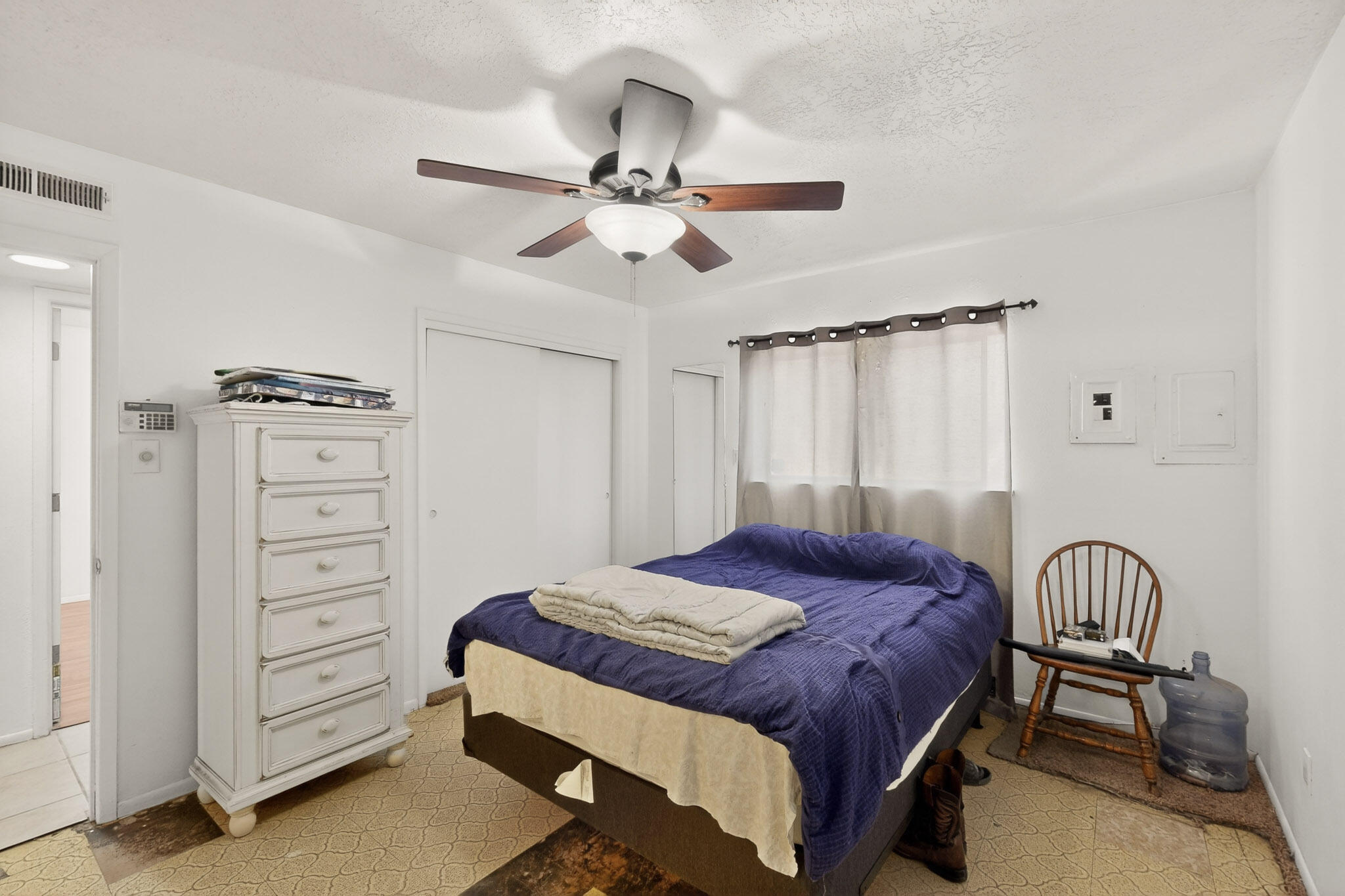 236 Zena Lona Street NE