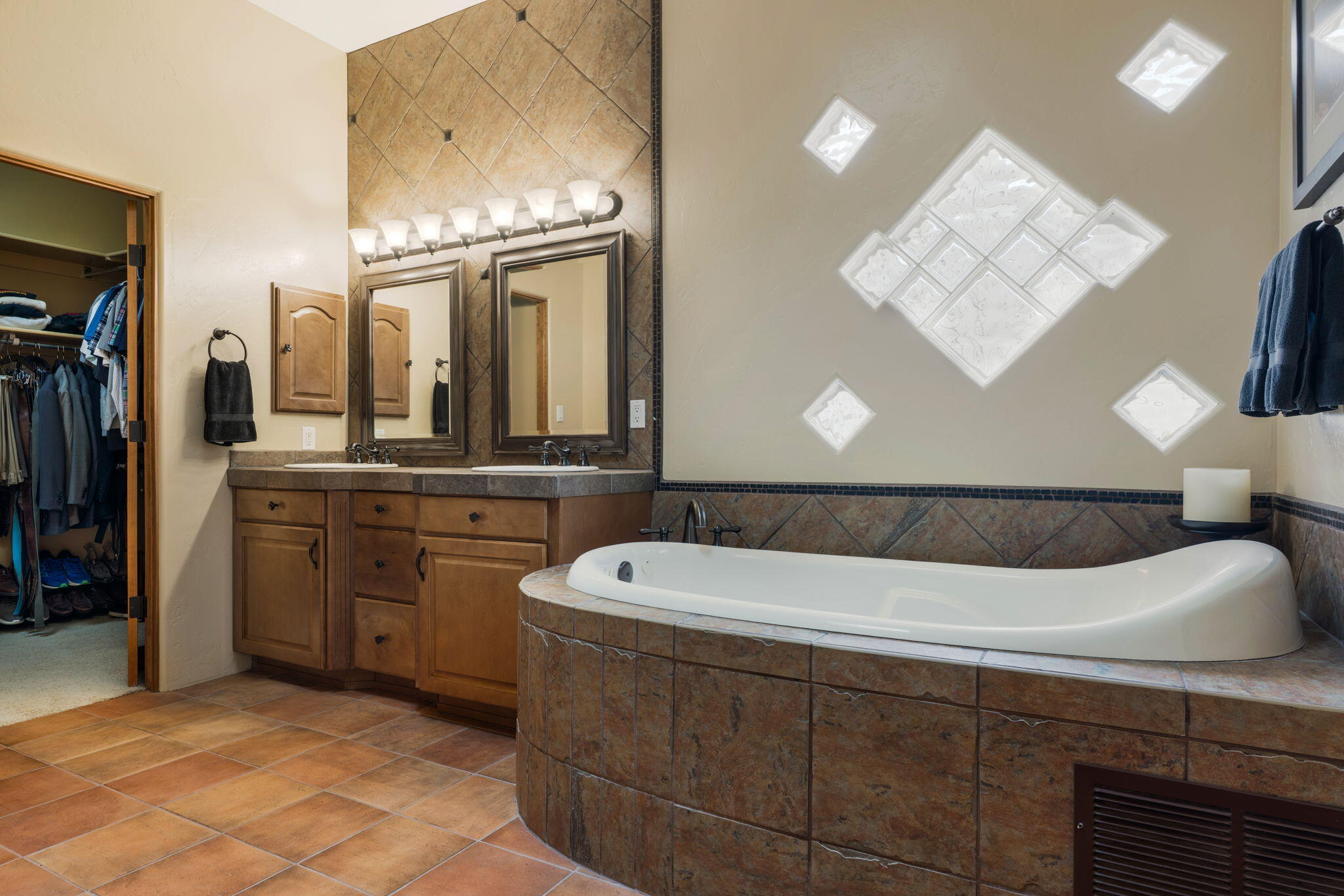 6522 Oersted Road NE