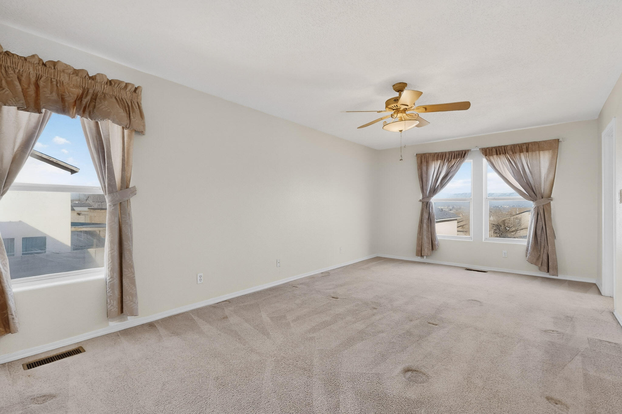 1328 Ojo Sarco Street SW