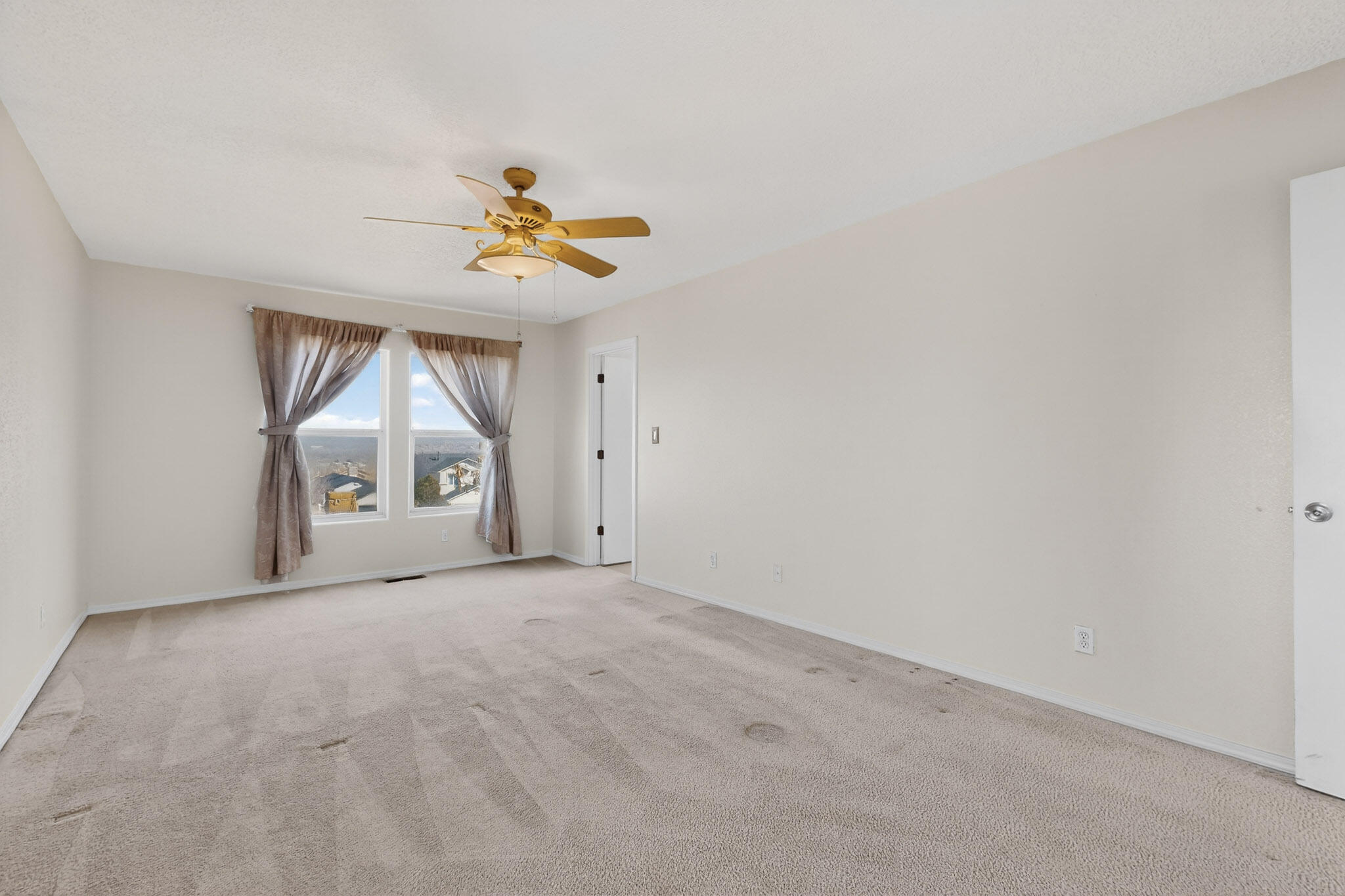 1328 Ojo Sarco Street SW