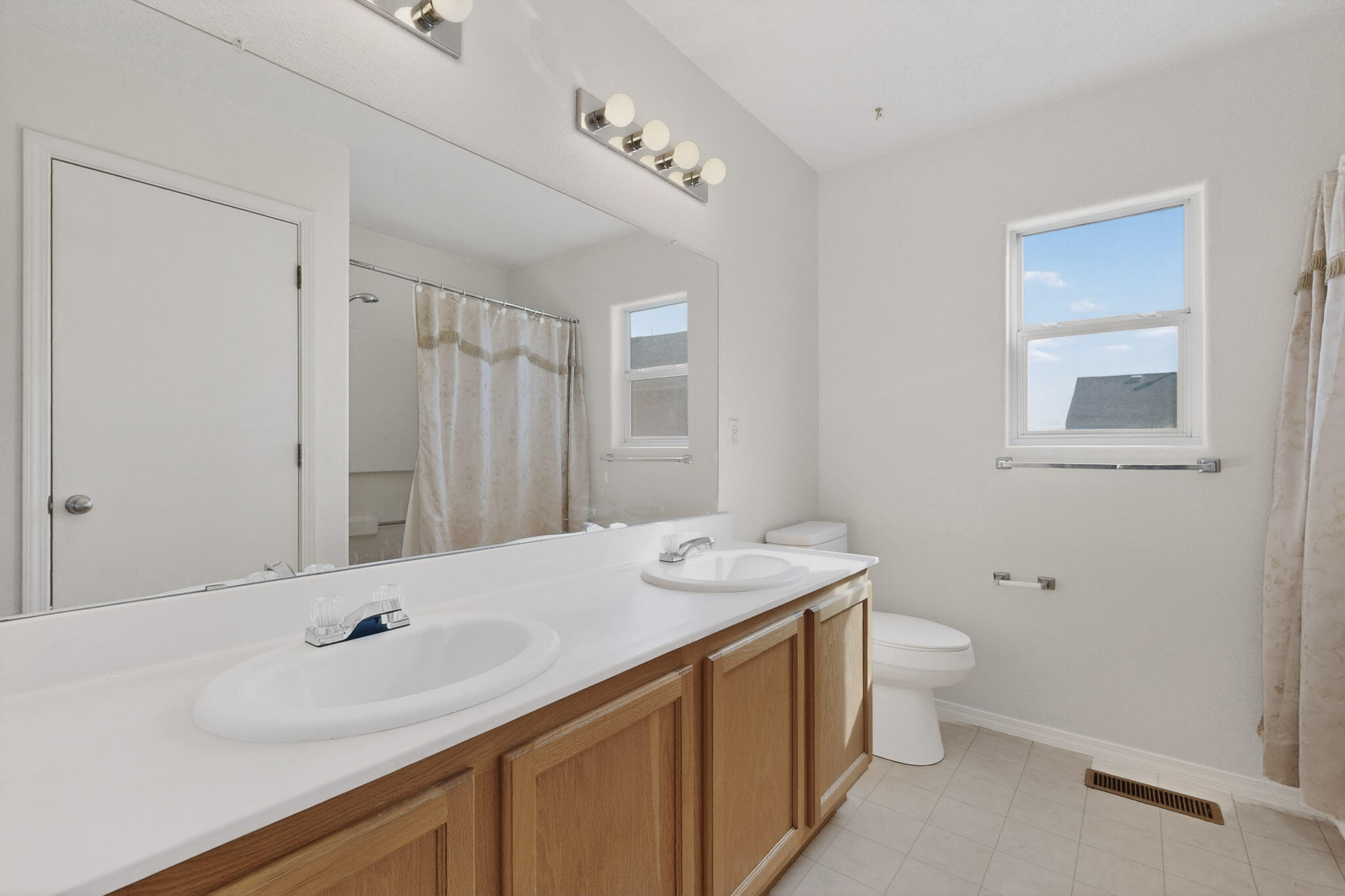 1328 Ojo Sarco Street SW