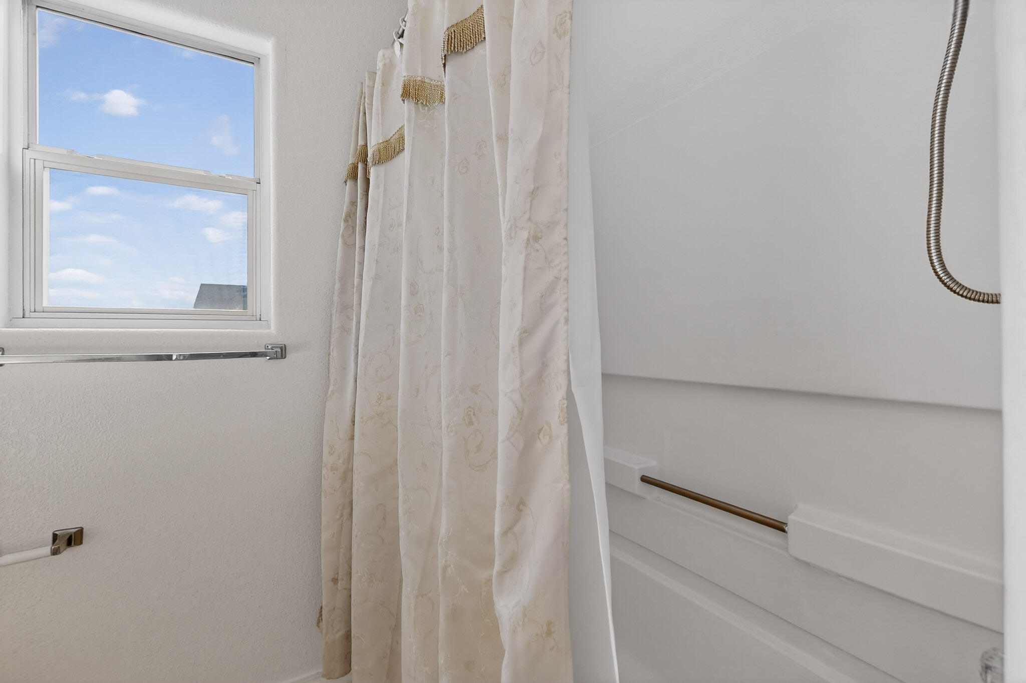 1328 Ojo Sarco Street SW