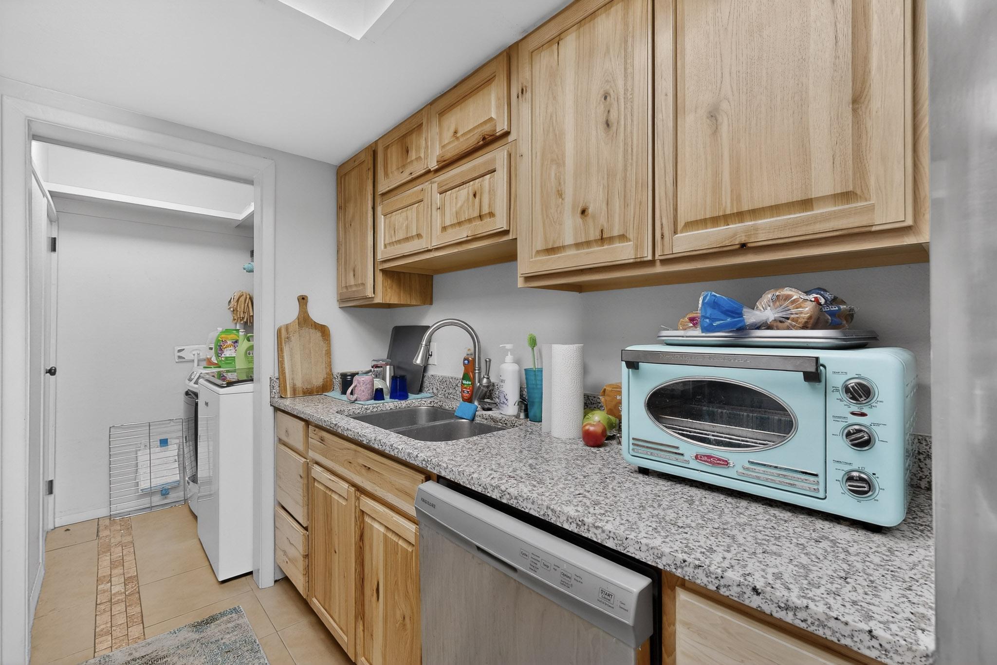 7483 Prairie Road NE