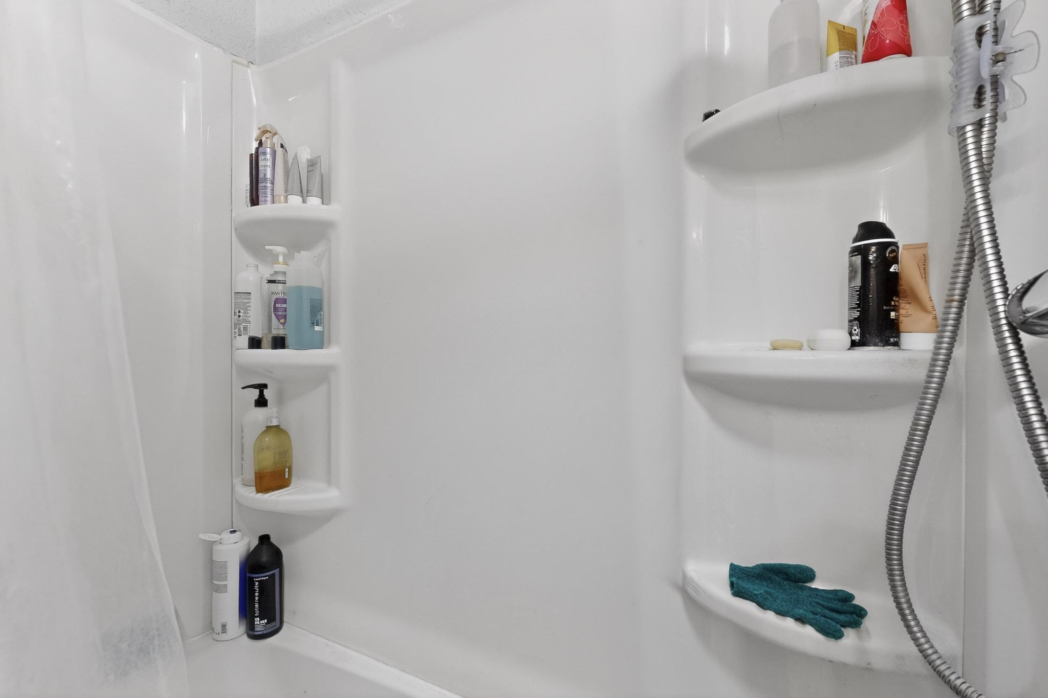 7483 Prairie Road NE