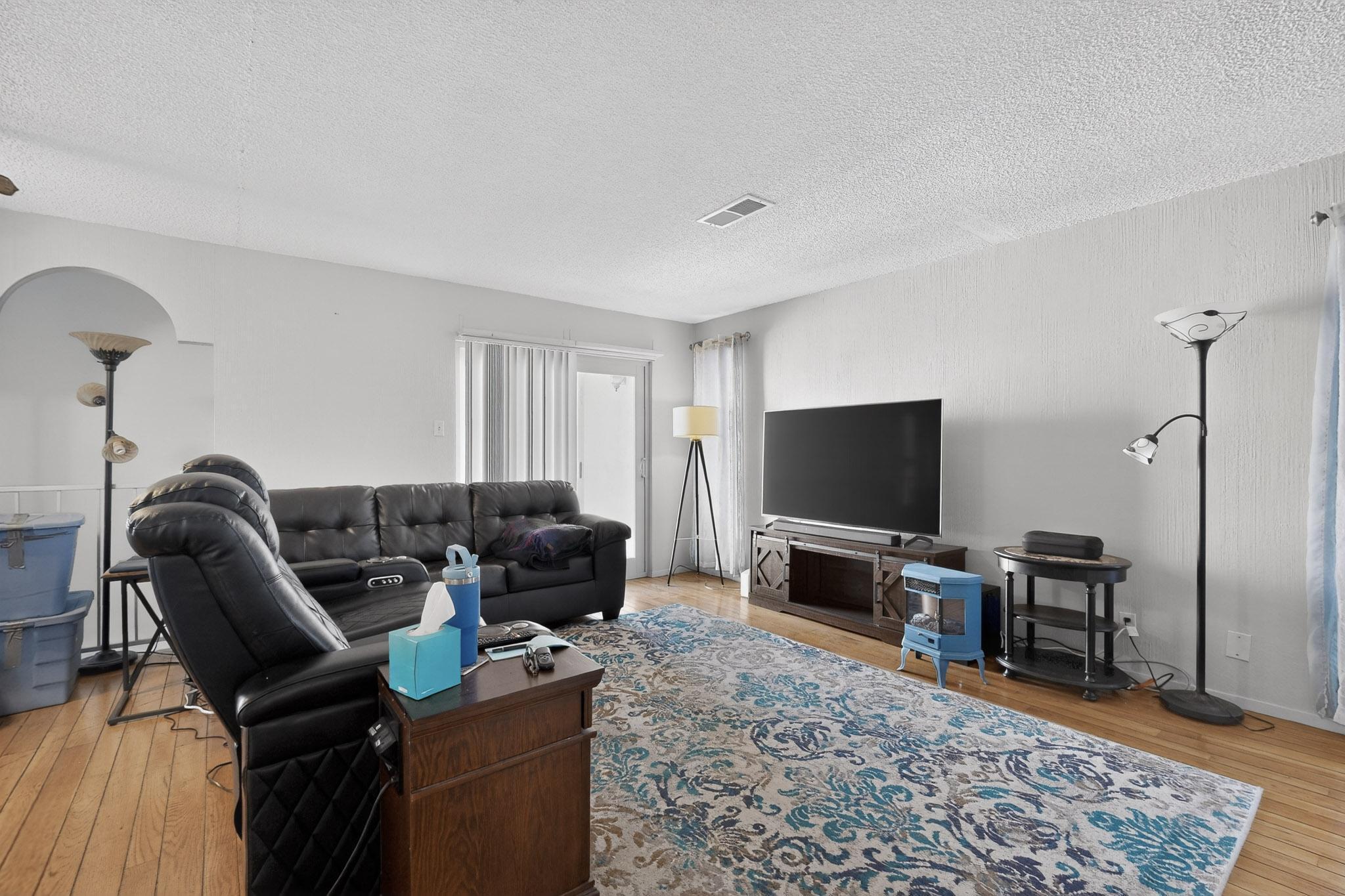 7483 Prairie Road NE