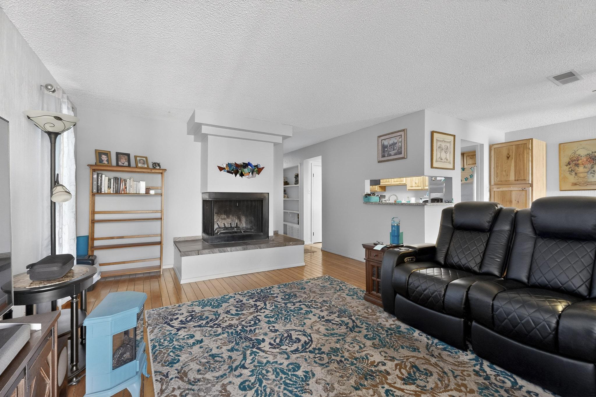 7483 Prairie Road NE